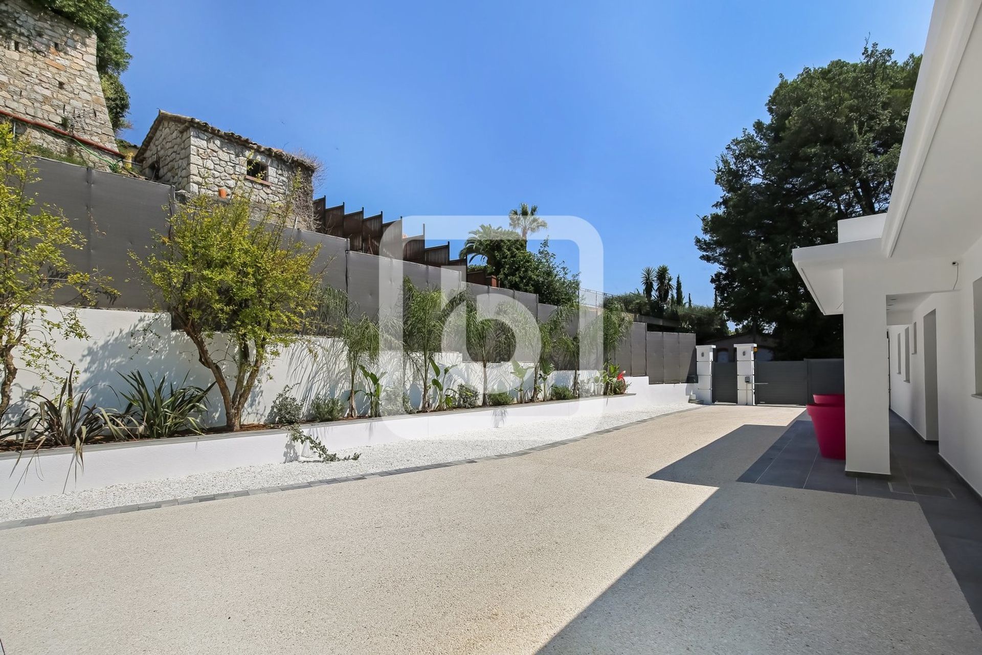 House in Mougins, Provence-Alpes-Cote D'azur 10049114