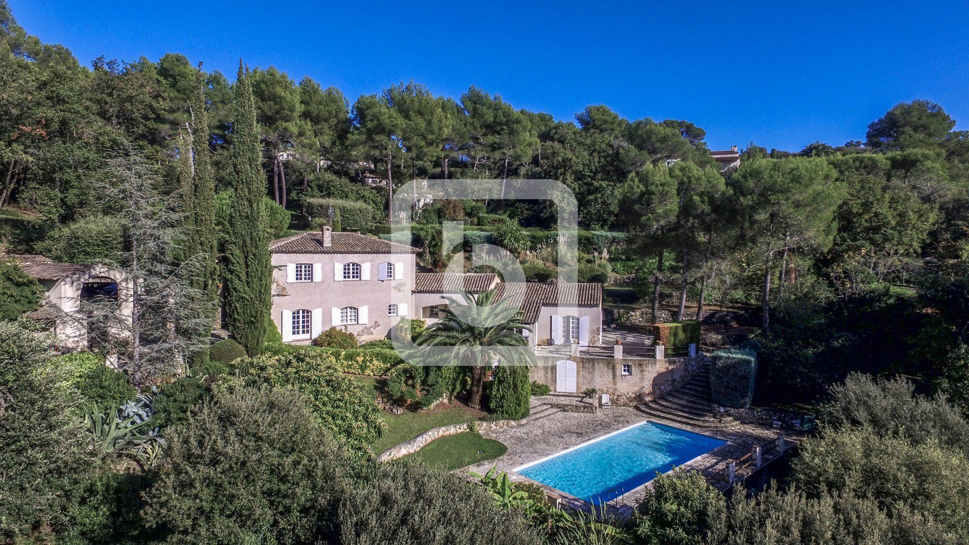 casa no Saint-Paul-de-Vence, Provença-Alpes-Costa Azul 10049156