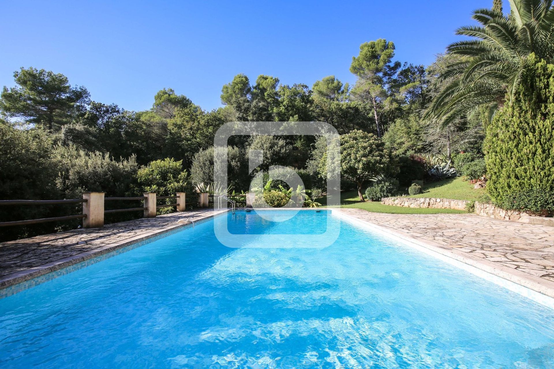 casa no Saint-Paul-de-Vence, Provença-Alpes-Costa Azul 10049156