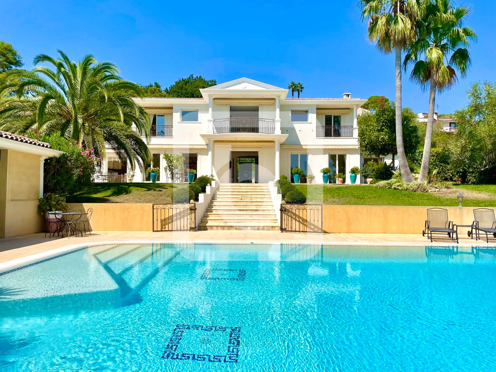 Huis in Mougins, Provence-Alpes-Côte d'Azur 10049166