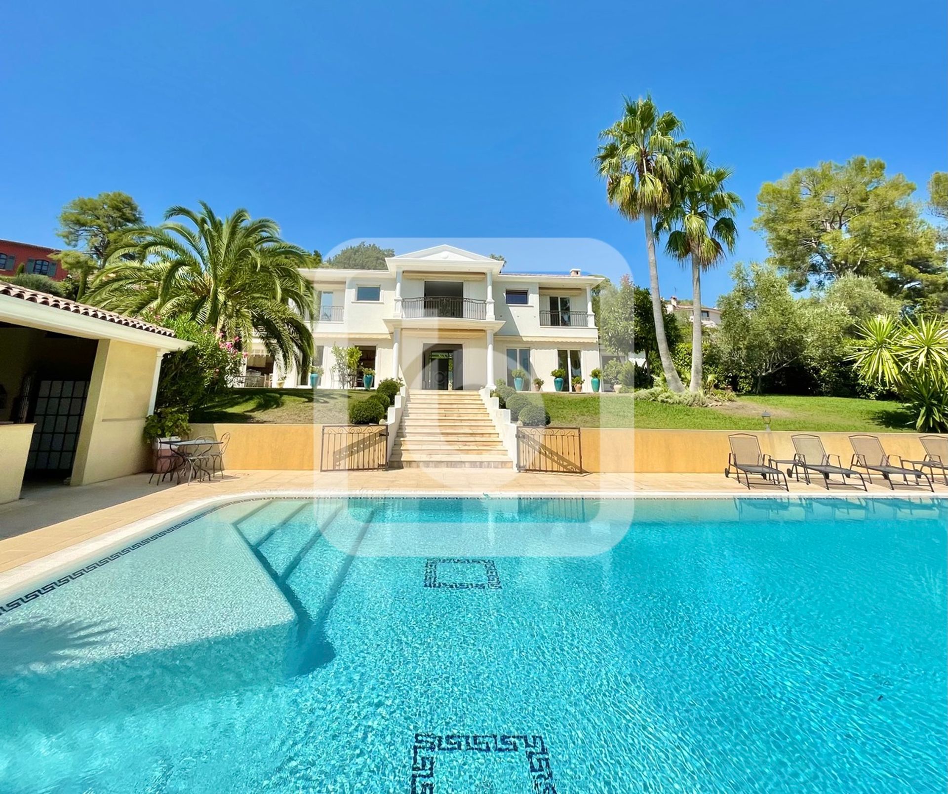 Huis in Mougins, Provence-Alpes-Côte d'Azur 10049166