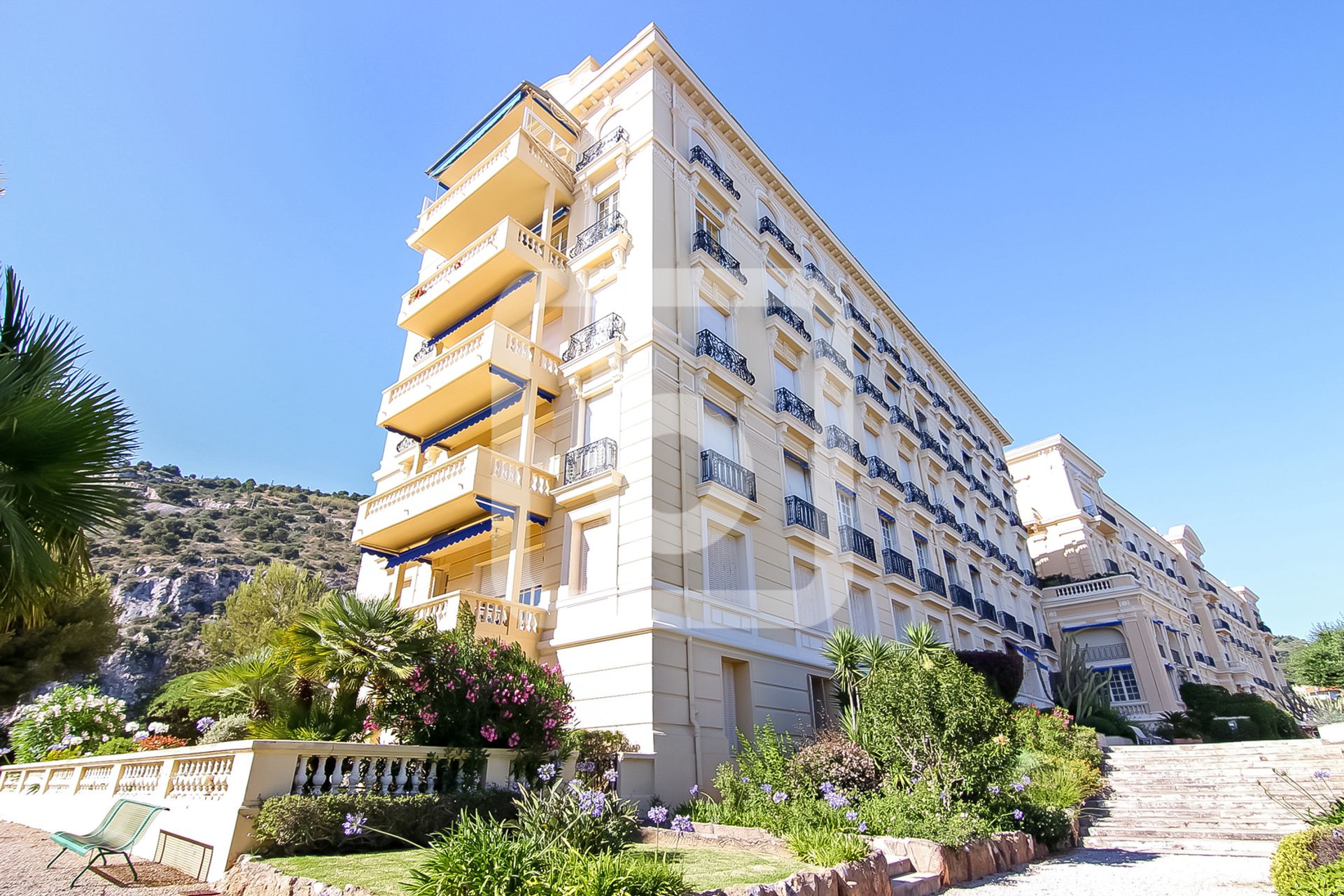 Condominium dans Cap D Ail, Provence-Alpes-Cote D'azur 10049192