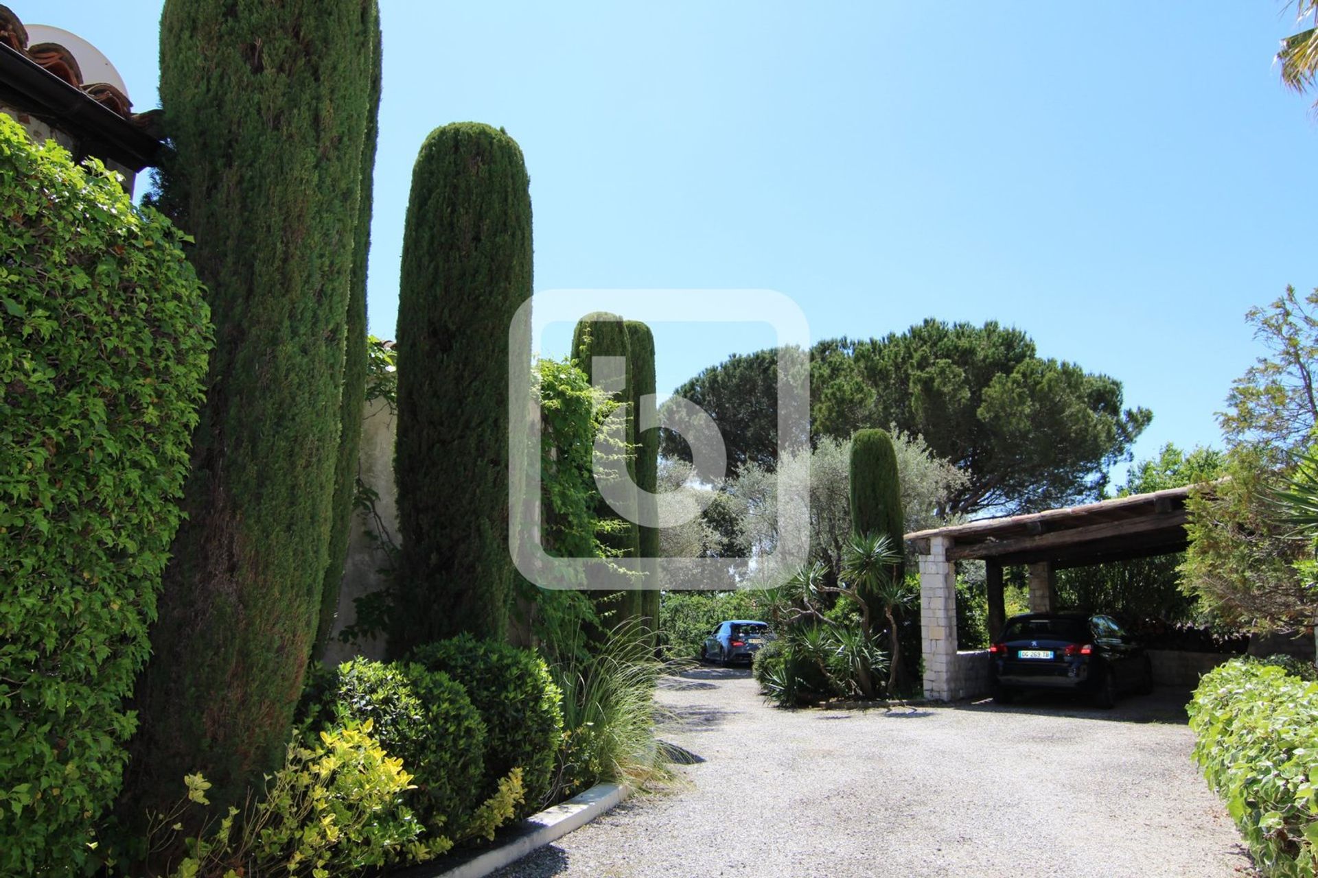 Rumah di Nice, Provence-Alpes-Cote D'azur 10049200