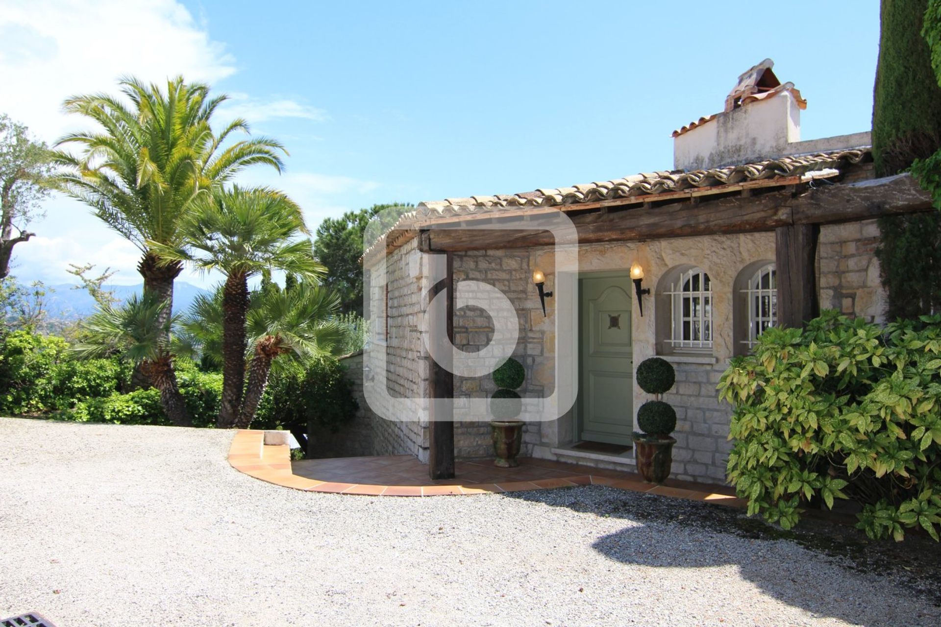 Rumah di Nice, Provence-Alpes-Cote D'azur 10049200