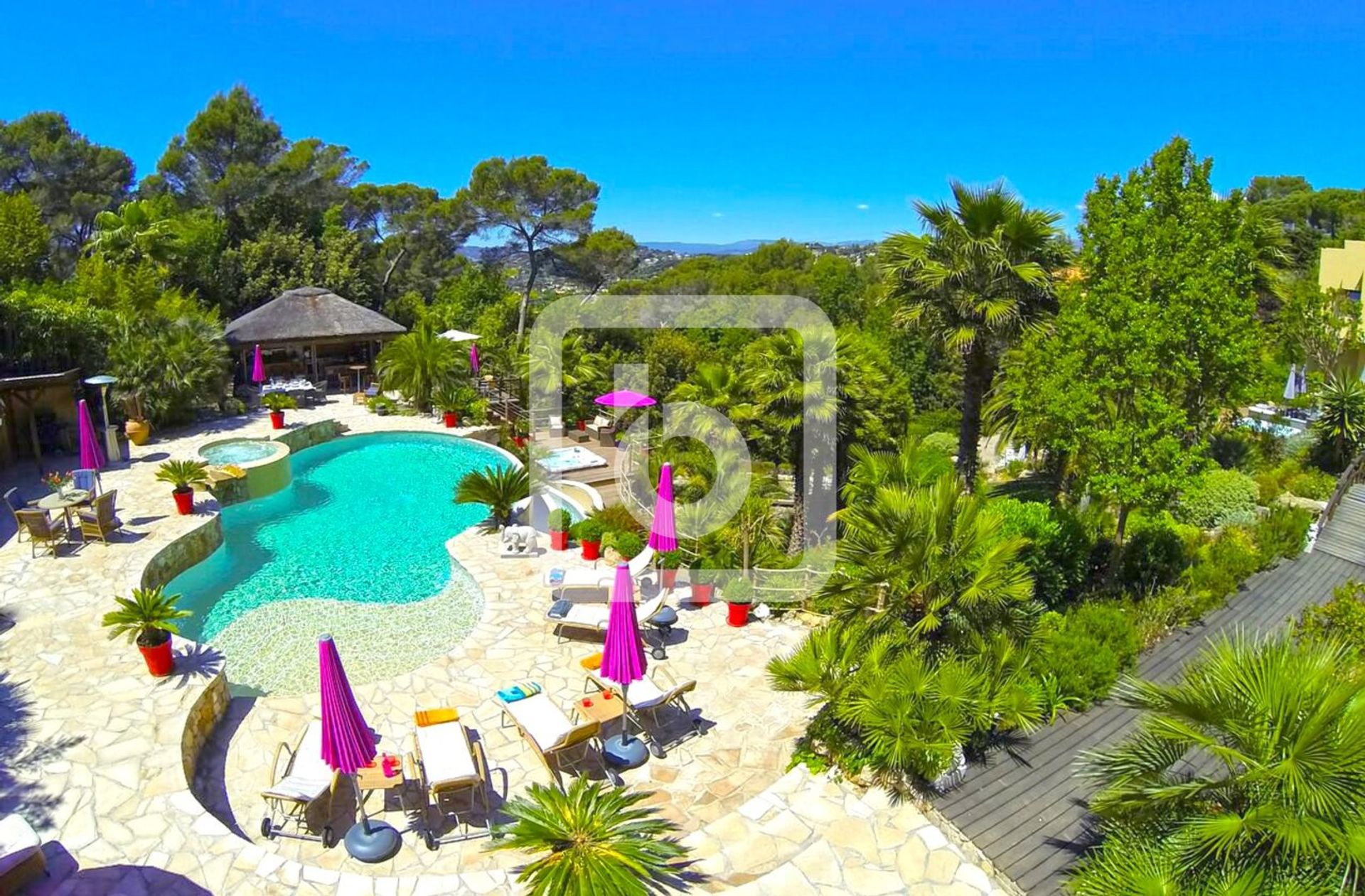 Huis in Mougins, Provence-Alpes-Côte d'Azur 10049209