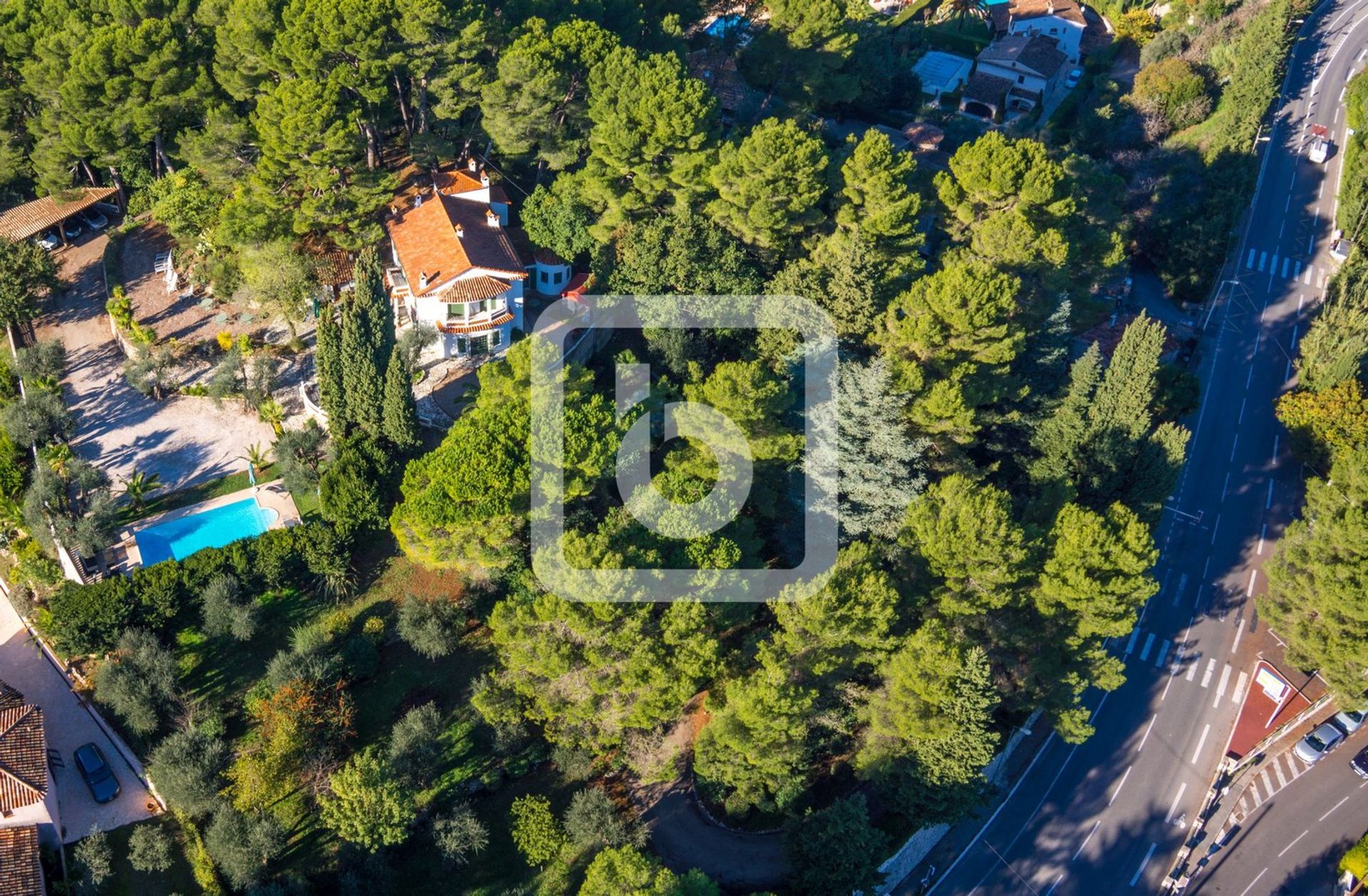 بيت في Mougins, Provence-Alpes-Cote D'azur 10049214