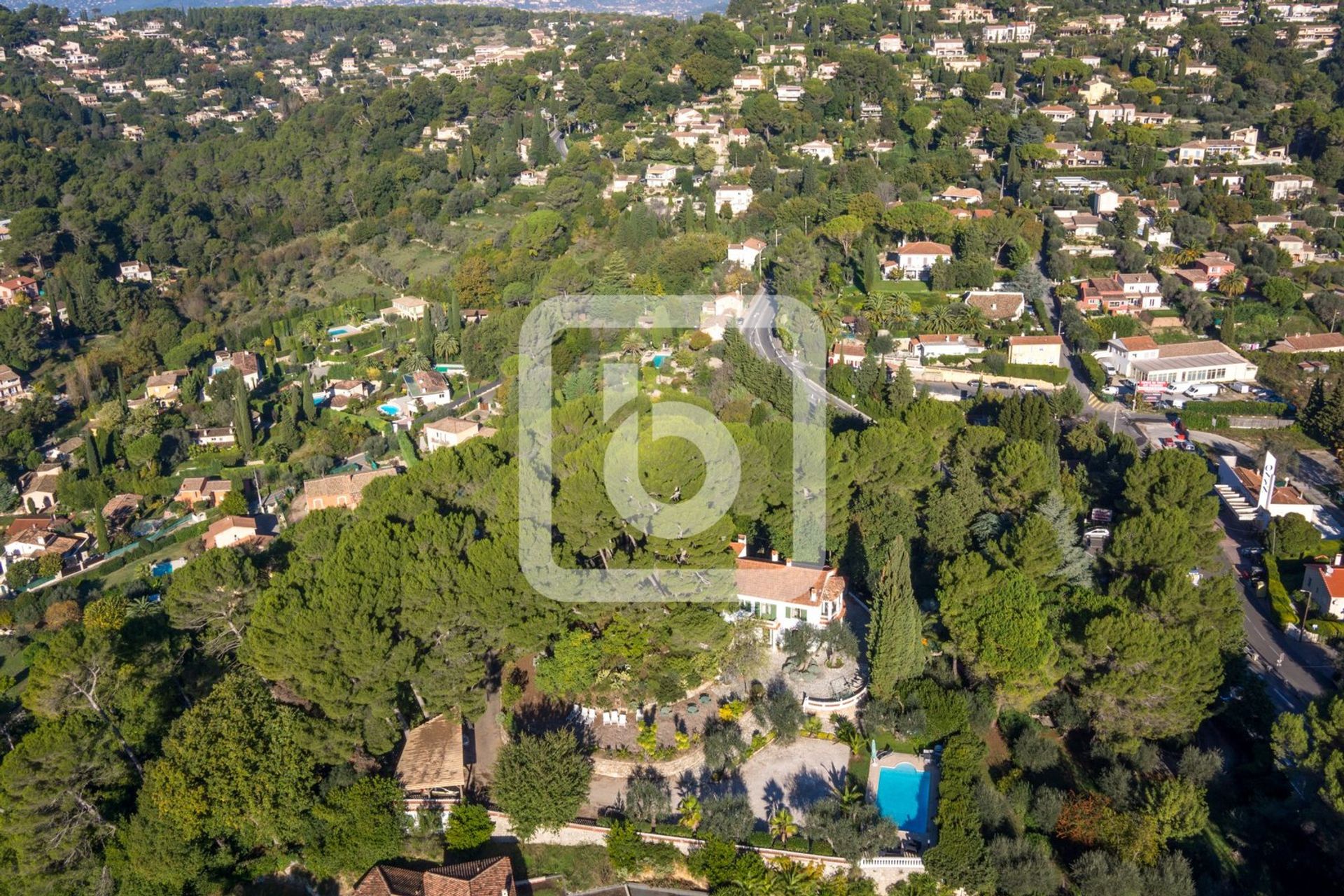 بيت في Mougins, Provence-Alpes-Cote D'azur 10049214