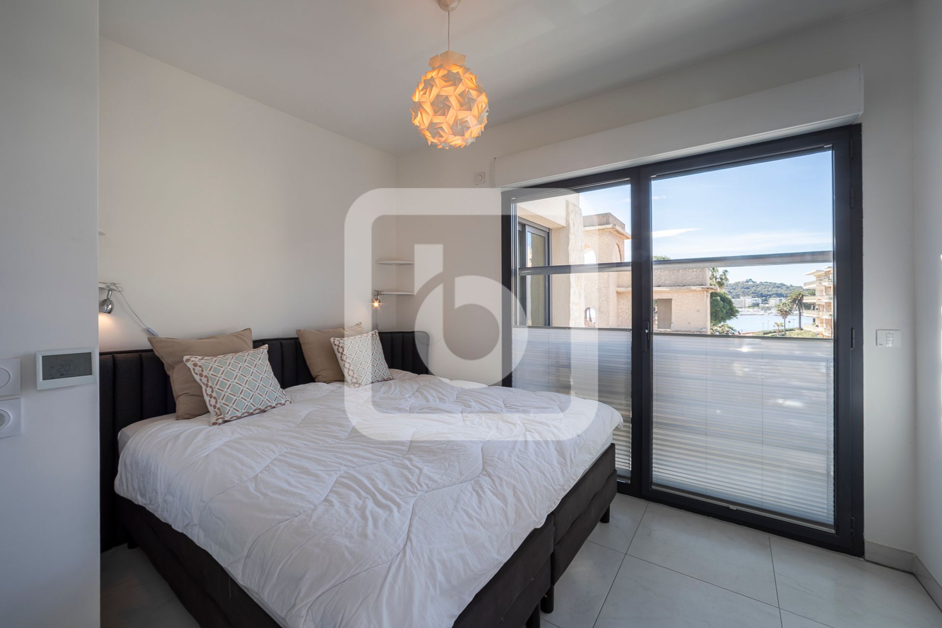 Condominium dans Antibes, Provence-Alpes-Cote D'azur 10049217