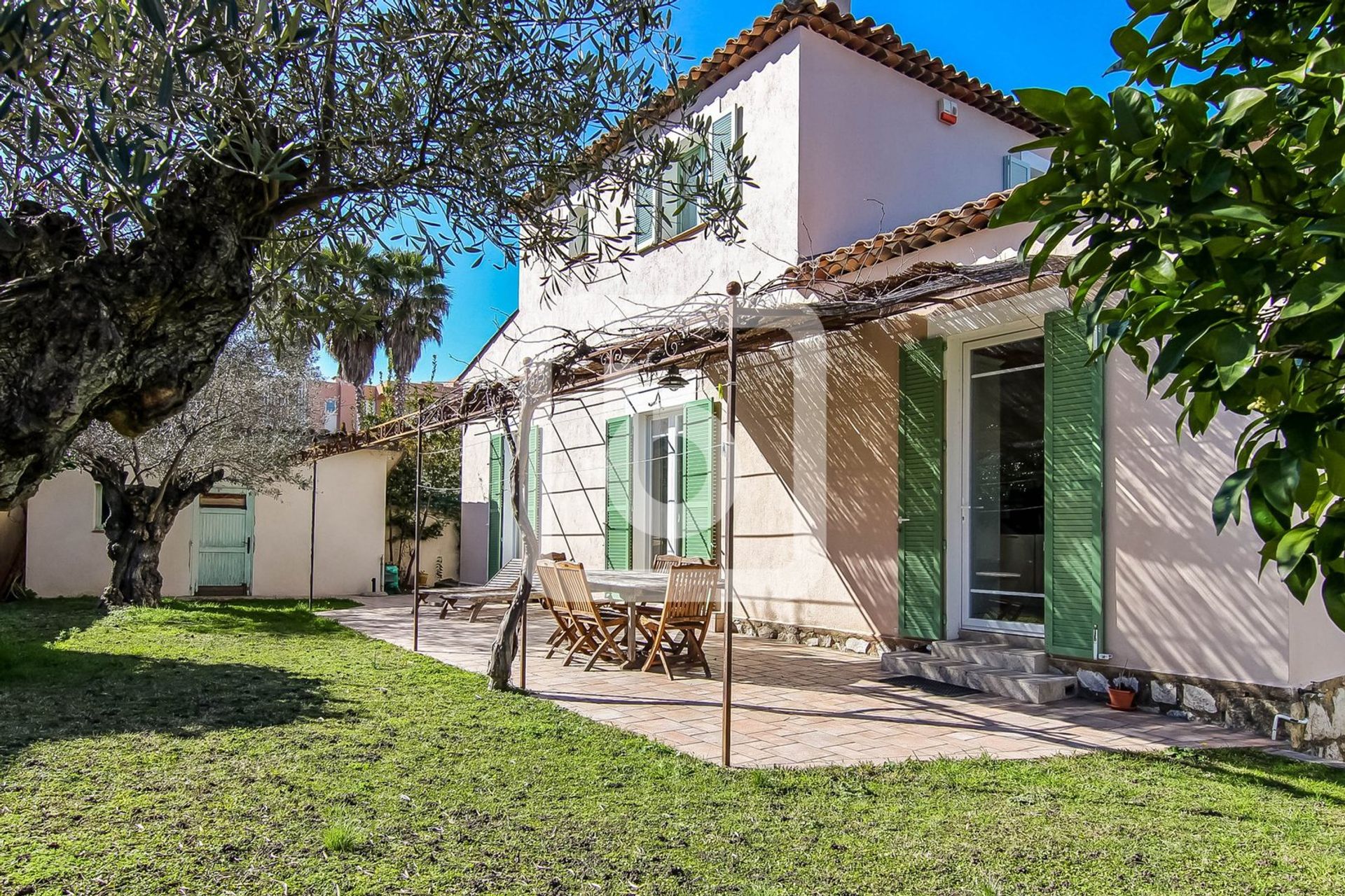 rumah dalam Juan-les-Pins, Provence-Alpes-Côte d'Azur 10049241