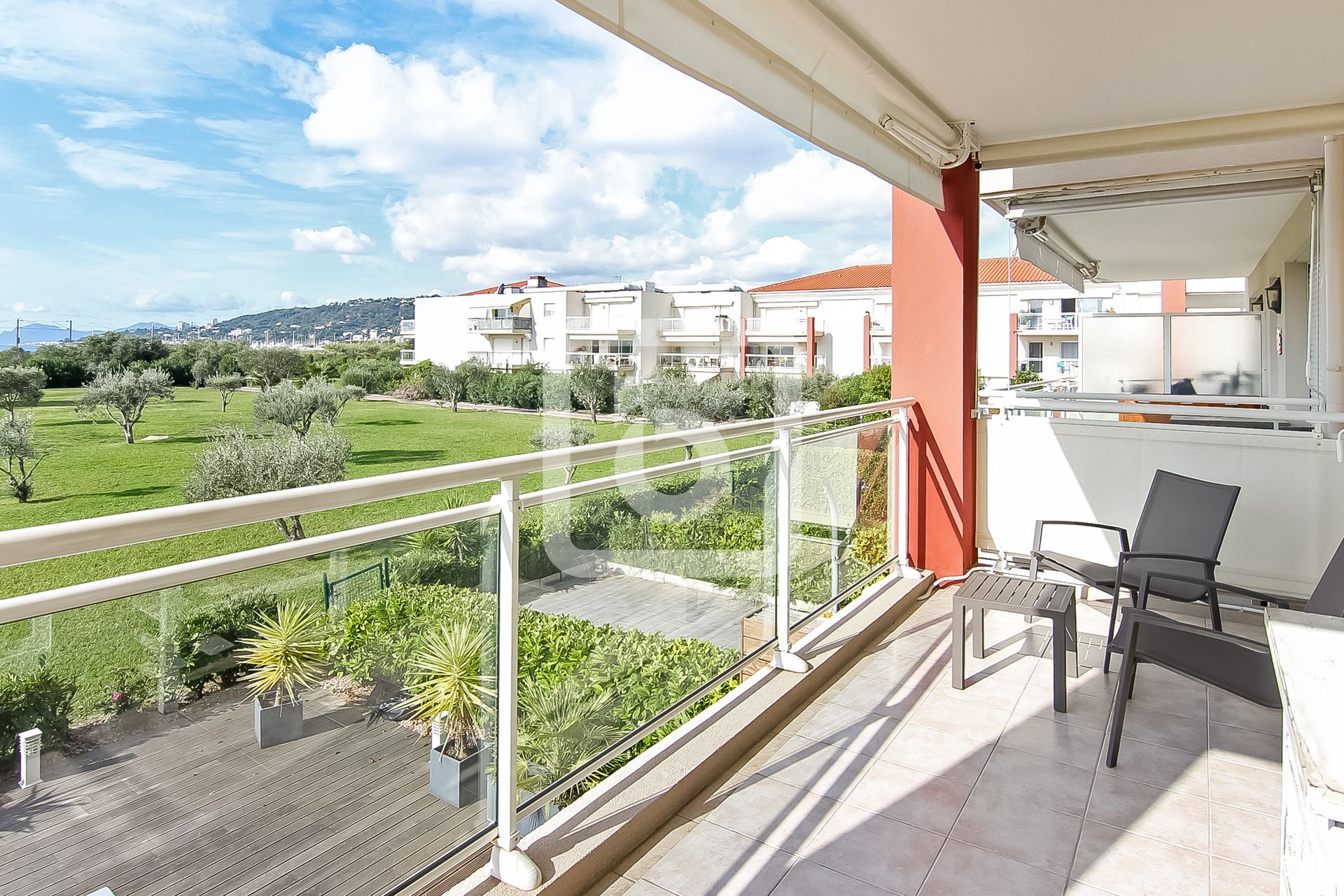 Condominium dans Juan les Pins, Provence-Alpes-Côte d'Azur 10049243