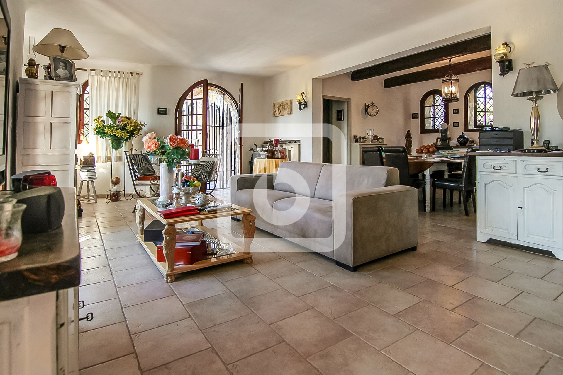 Huis in Le Rouret, Provence-Alpes-Cote D'azur 10049271