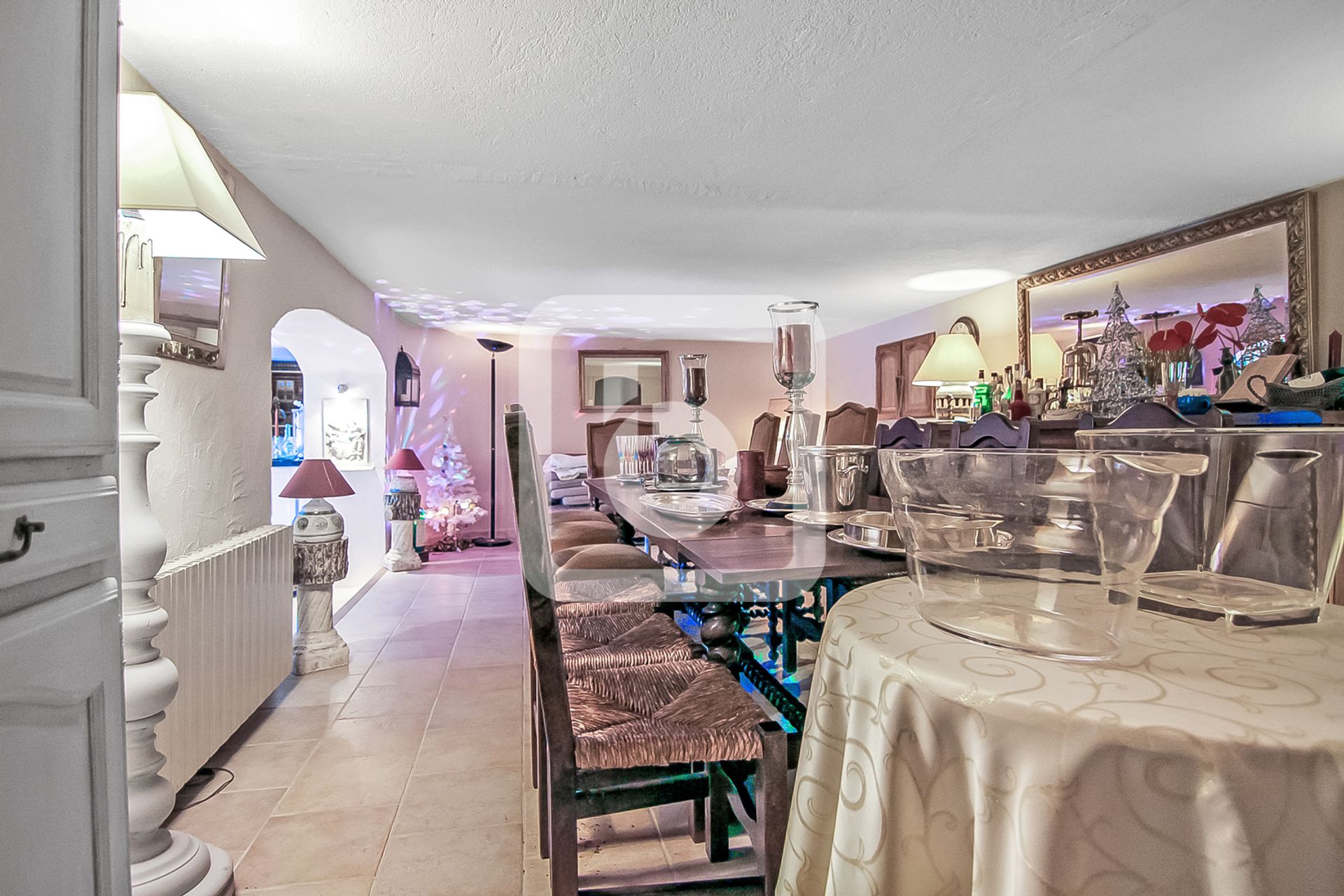 Huis in Le Rouret, Provence-Alpes-Cote D'azur 10049271