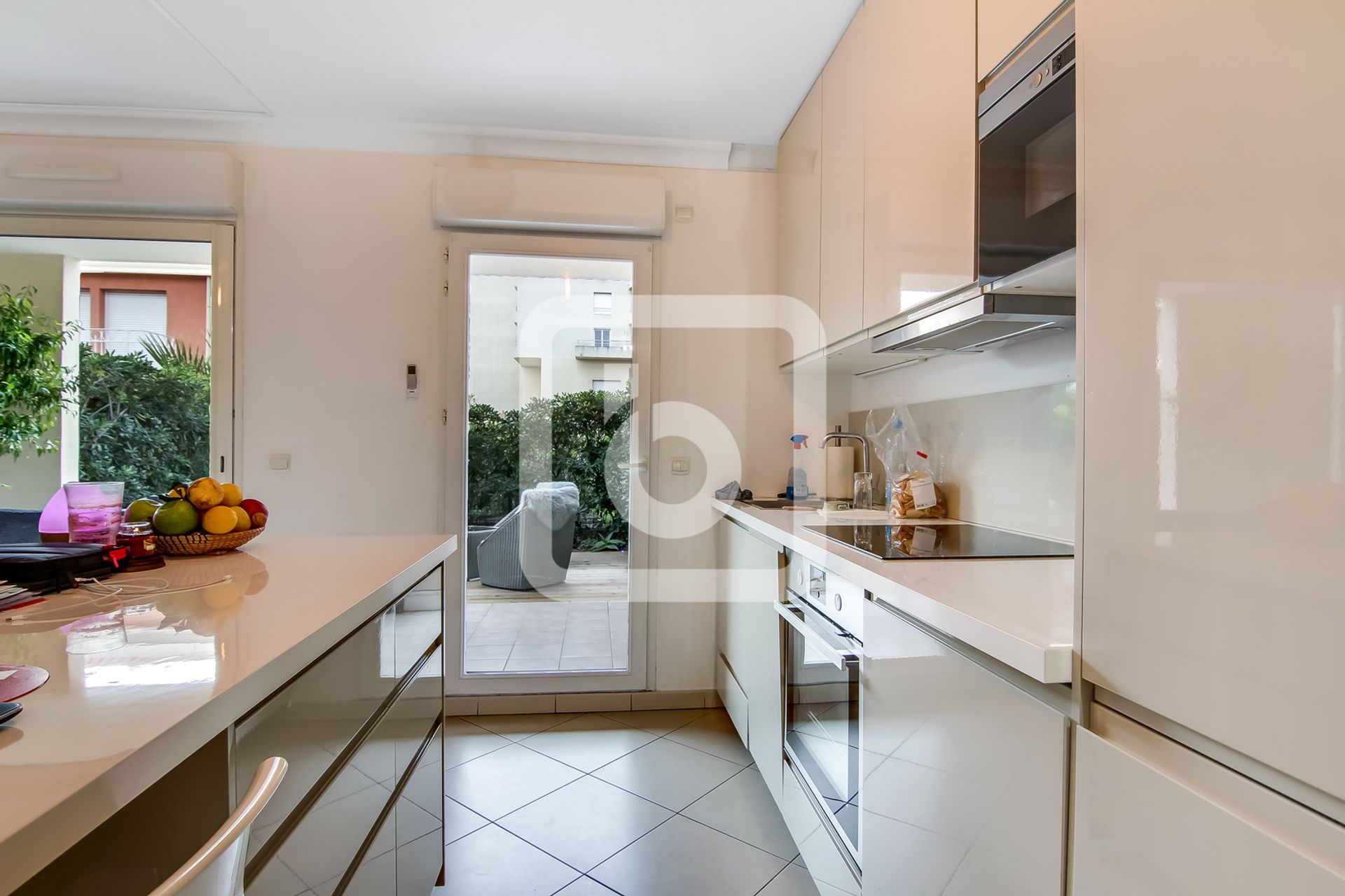 Condominium dans Juan Les Pins, Provence-Alpes-Cote D'azur 10049284