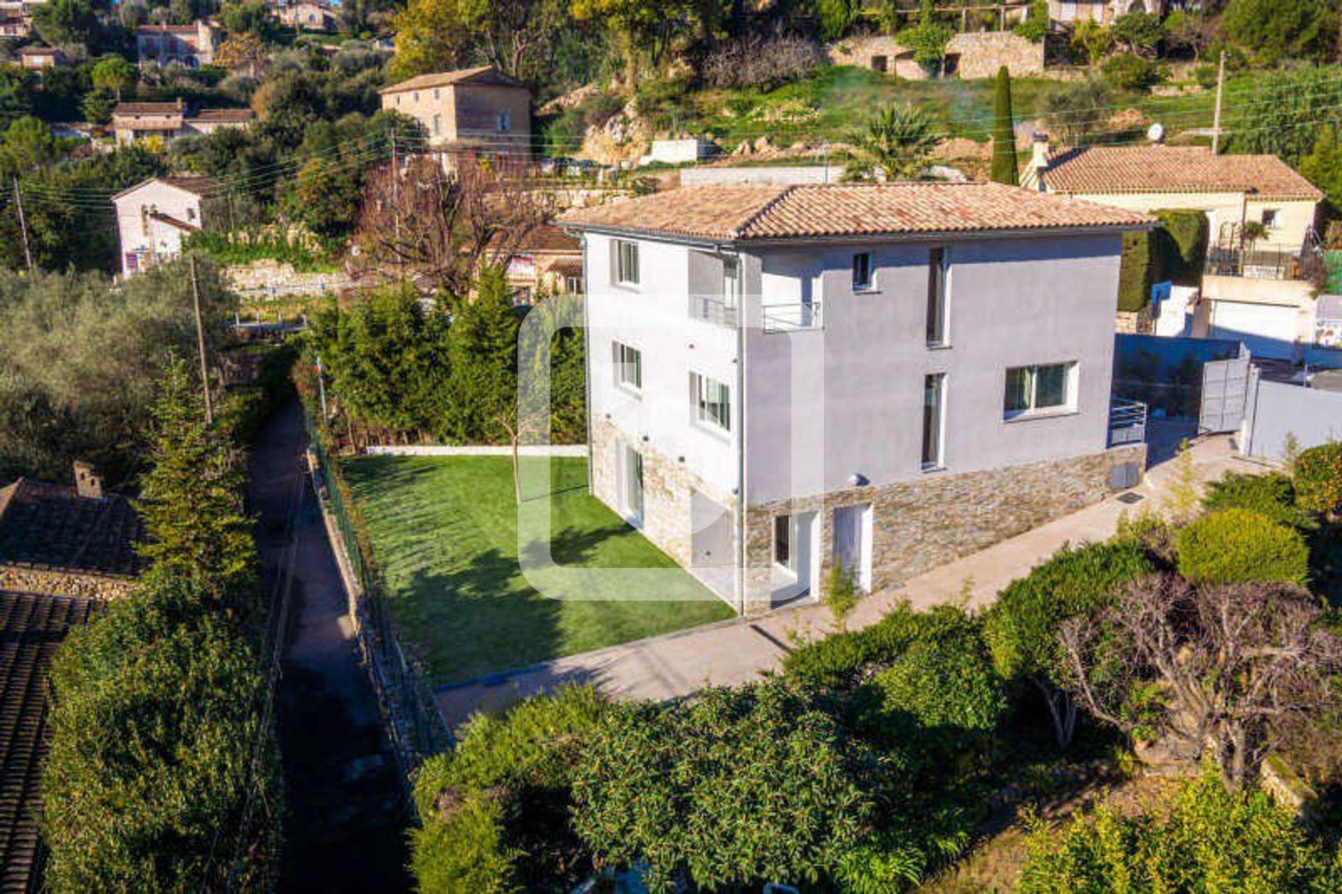 Hus i Mougins, Provence-Alpes-Cote D'azur 10049305