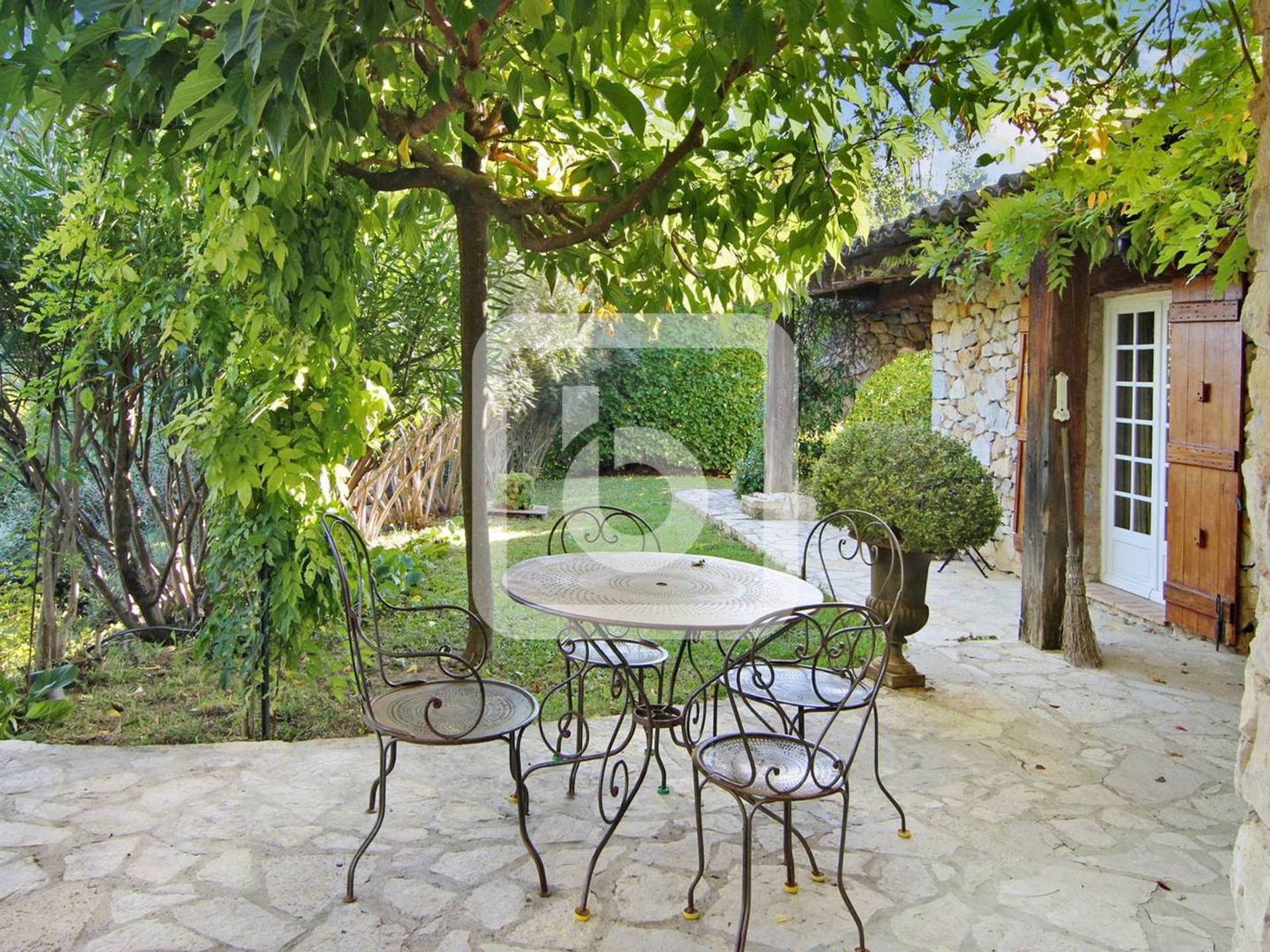 Rumah di Opio, Provence-Alpes-Cote D'azur 10049325