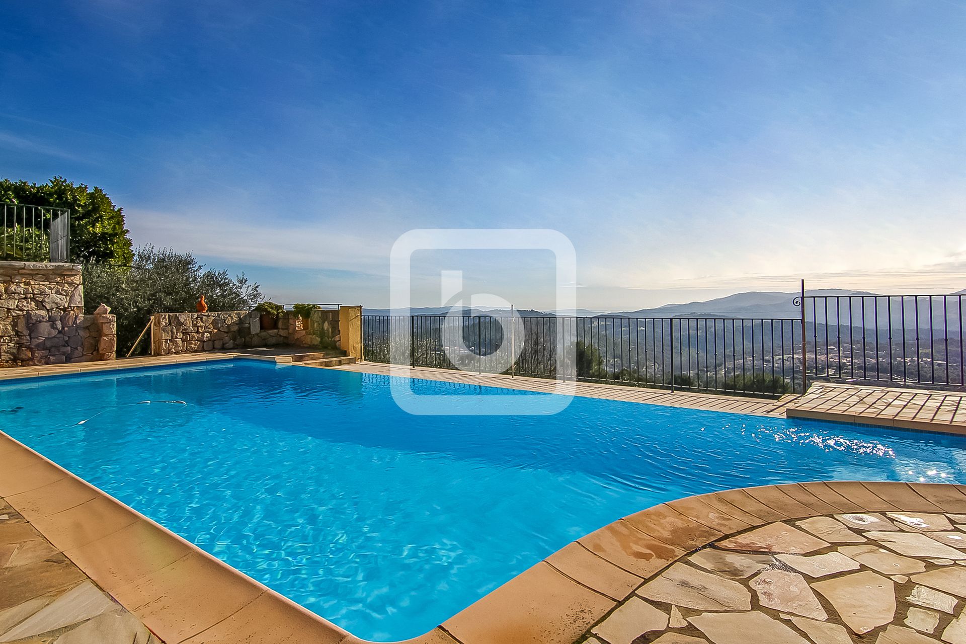 Будинок в Le Tignet, Provence-Alpes-Cote D'azur 10049327