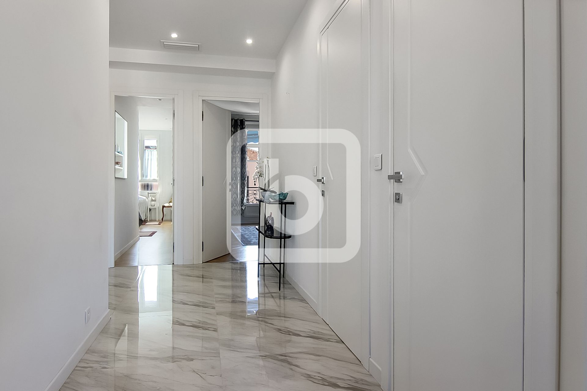 Condominium dans Bon, Provence-Alpes-Côte d'Azur 10049328