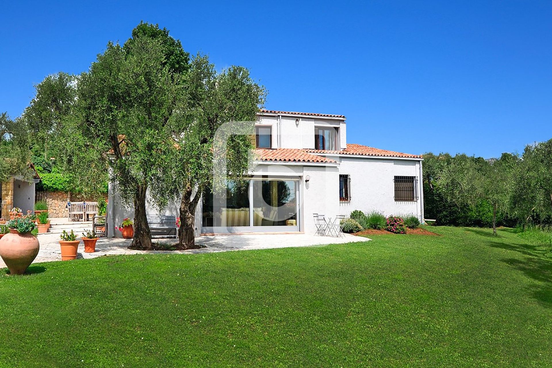 Будинок в Chateauneuf Grasse, Provence-Alpes-Cote D'azur 10049344