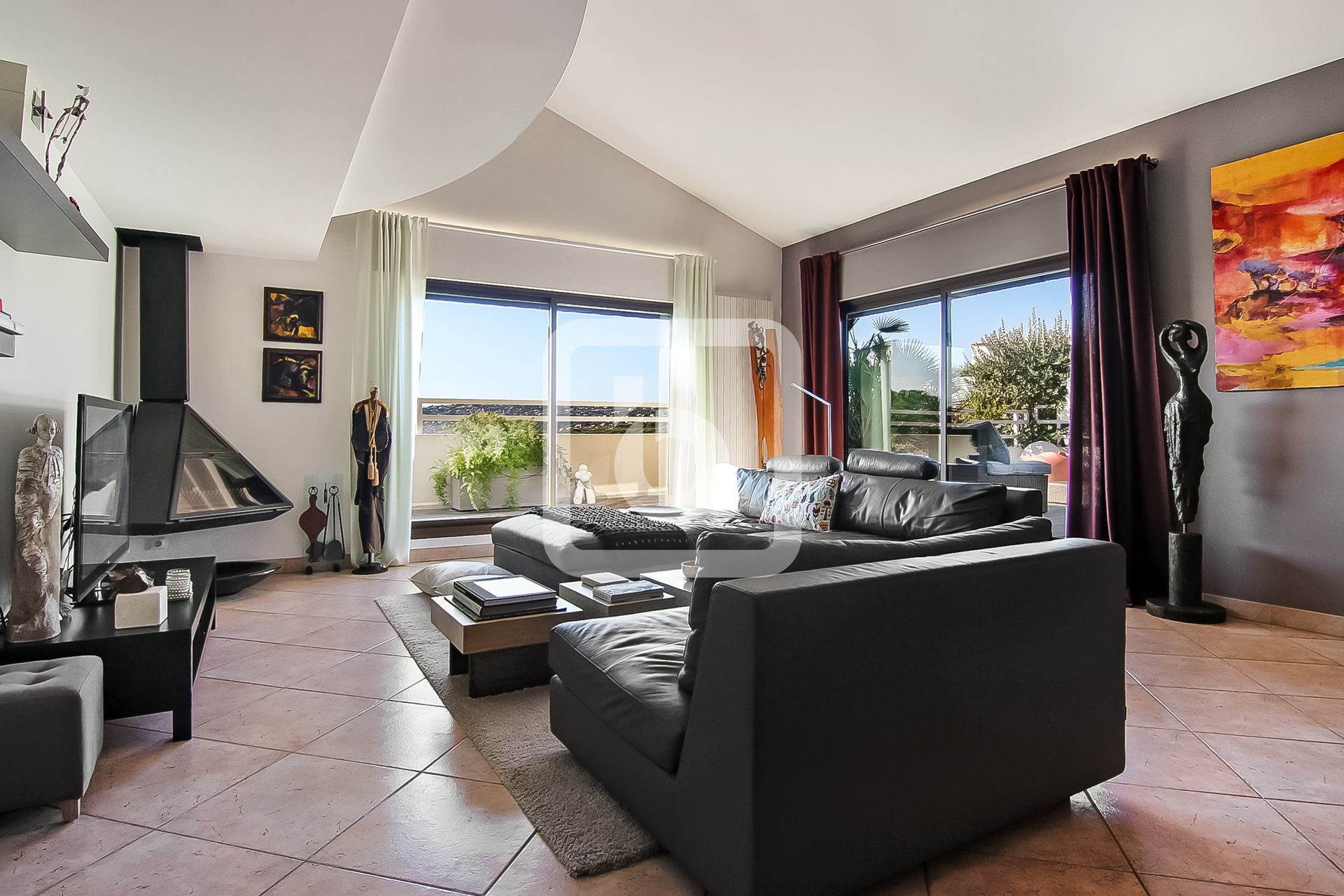 Condominium in Antibes, Provence-Alpes-Cote D'azur 10049358