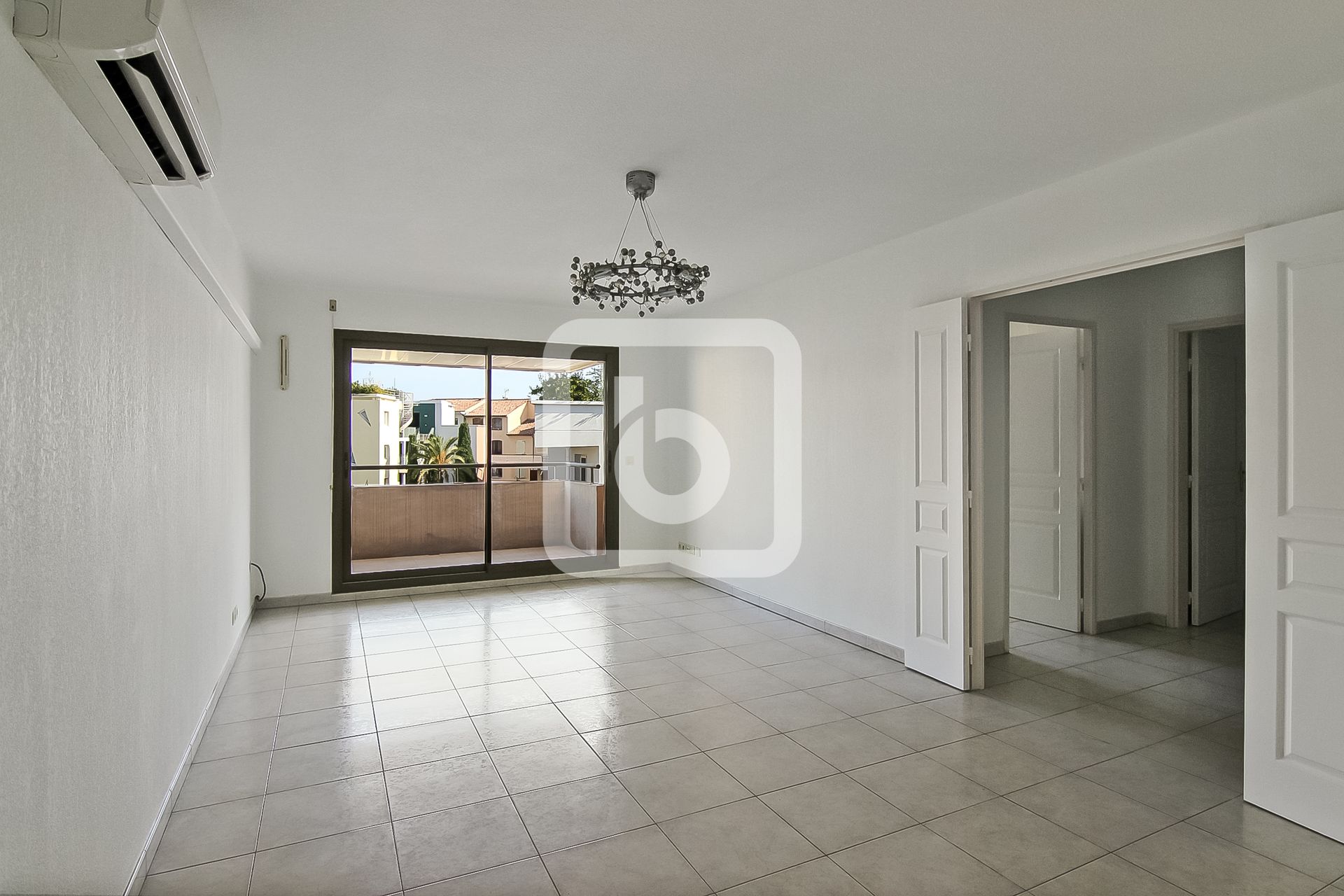 Condominio nel Antibes, Provence-Alpes-Cote D'azur 10049365