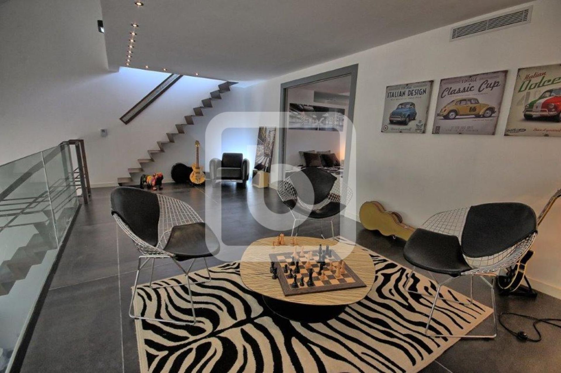 Condominium in Antibes, Provence-Alpes-Cote D'azur 10049371