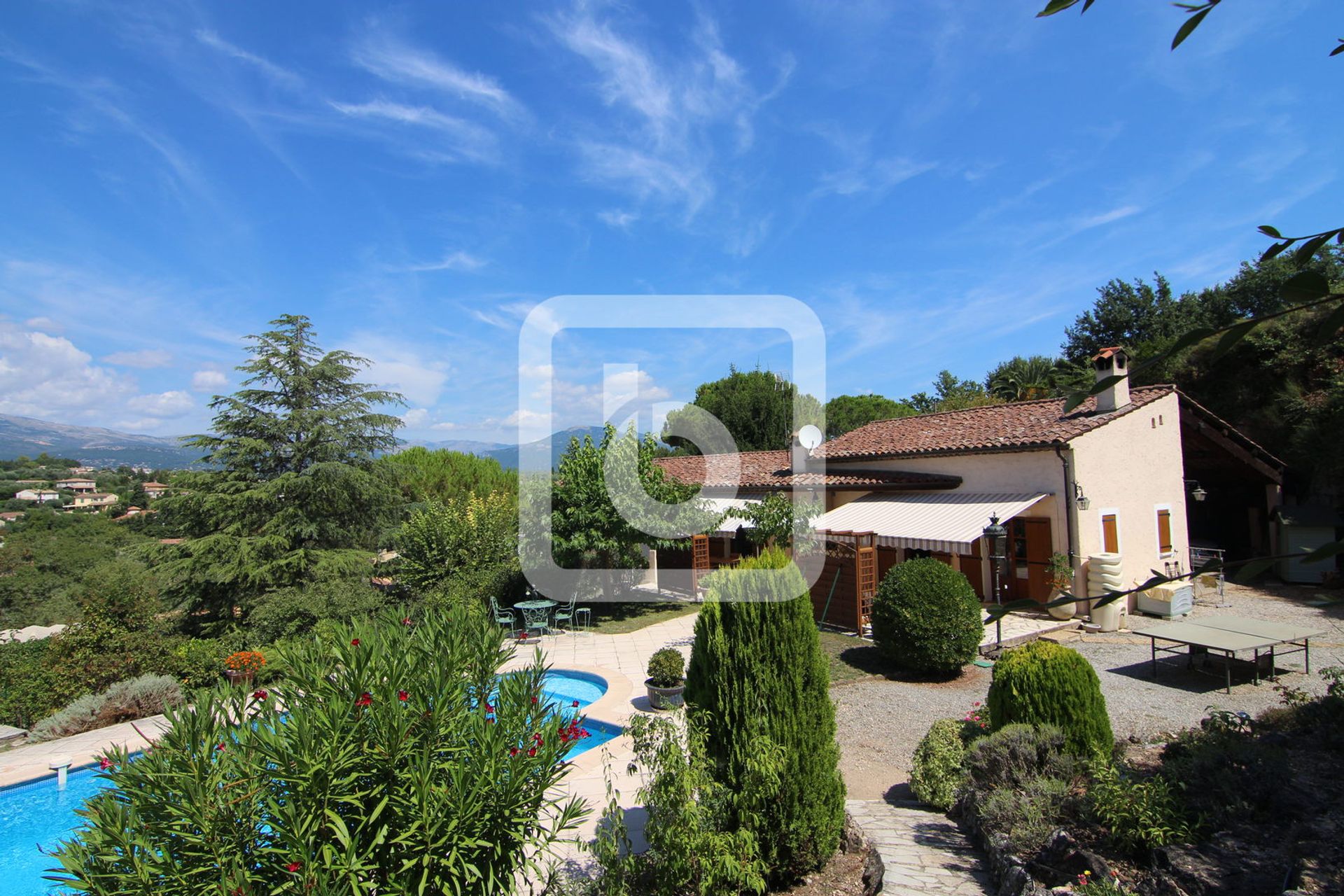 Hus i Valbonne, Provence-Alpes-Cote d'Azur 10049374