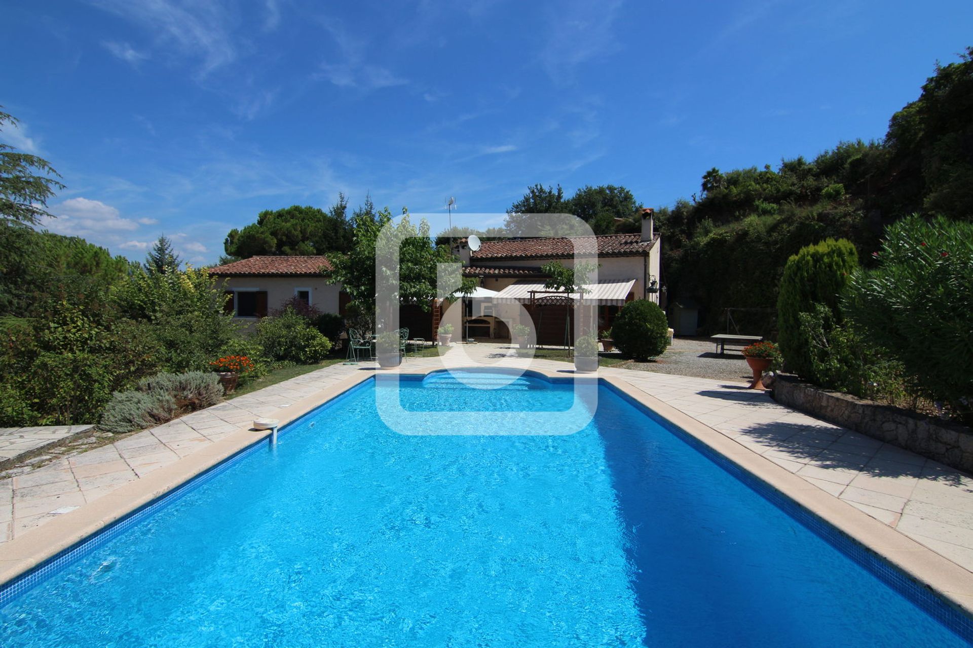 Hus i Valbonne, Provence-Alpes-Cote d'Azur 10049374