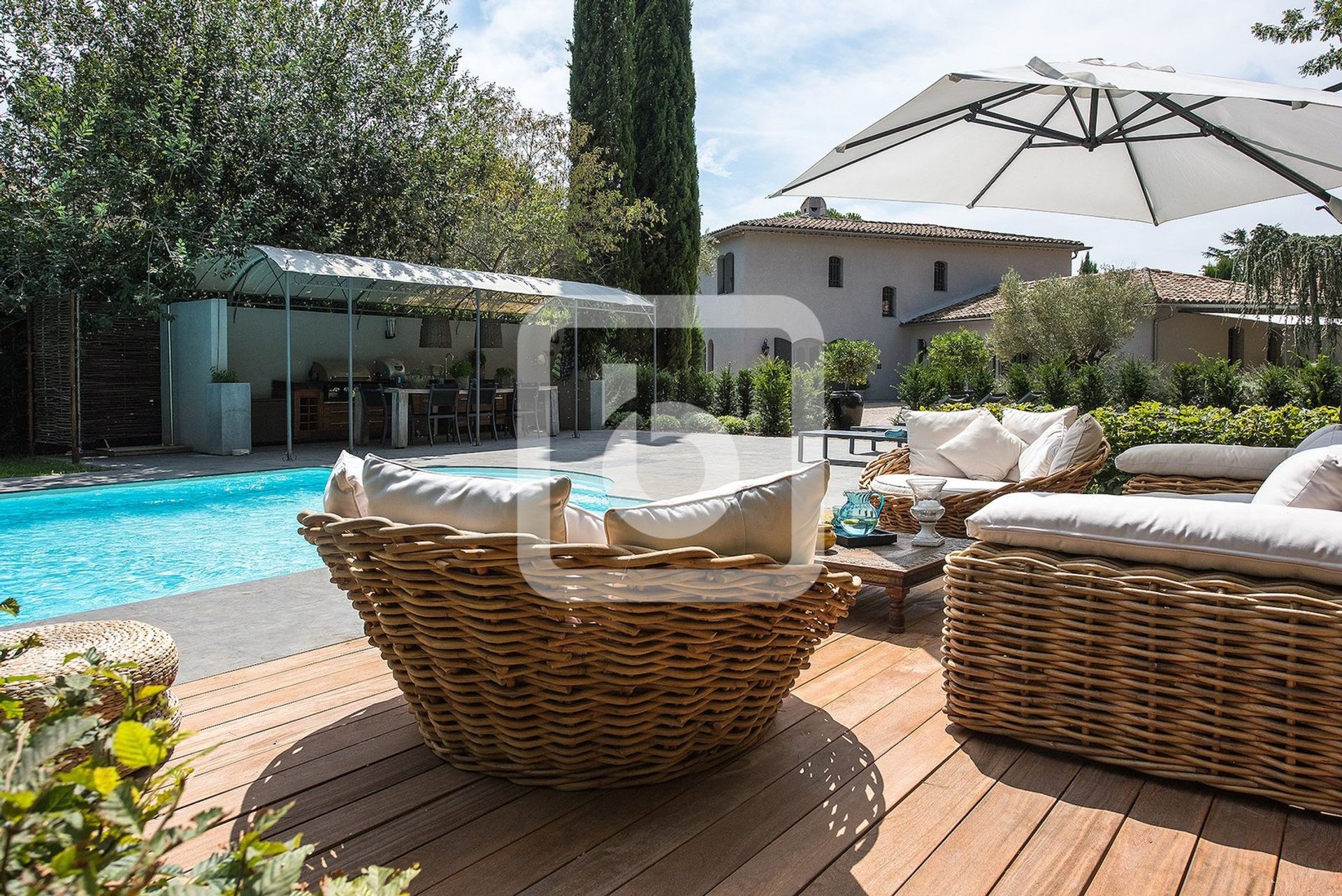 房子 在 Mougins, Provence-Alpes-Cote D'azur 10049382