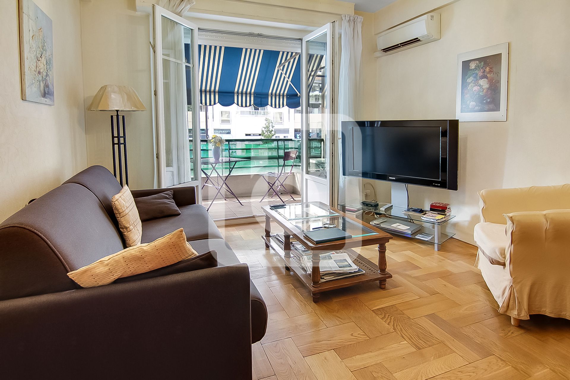 Condominium in Nice, Provence-Alpes-Cote d'Azur 10049390