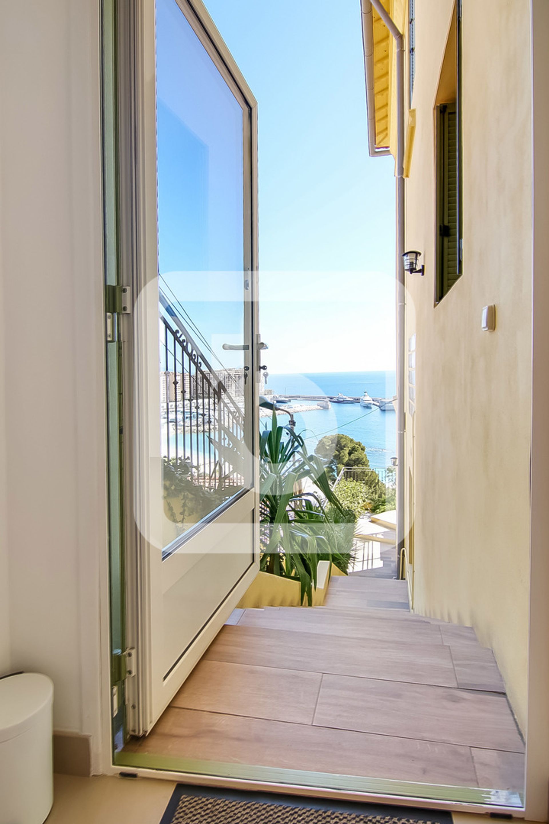 Hus i Cap D Ail, Provence-Alpes-Cote D'azur 10049436