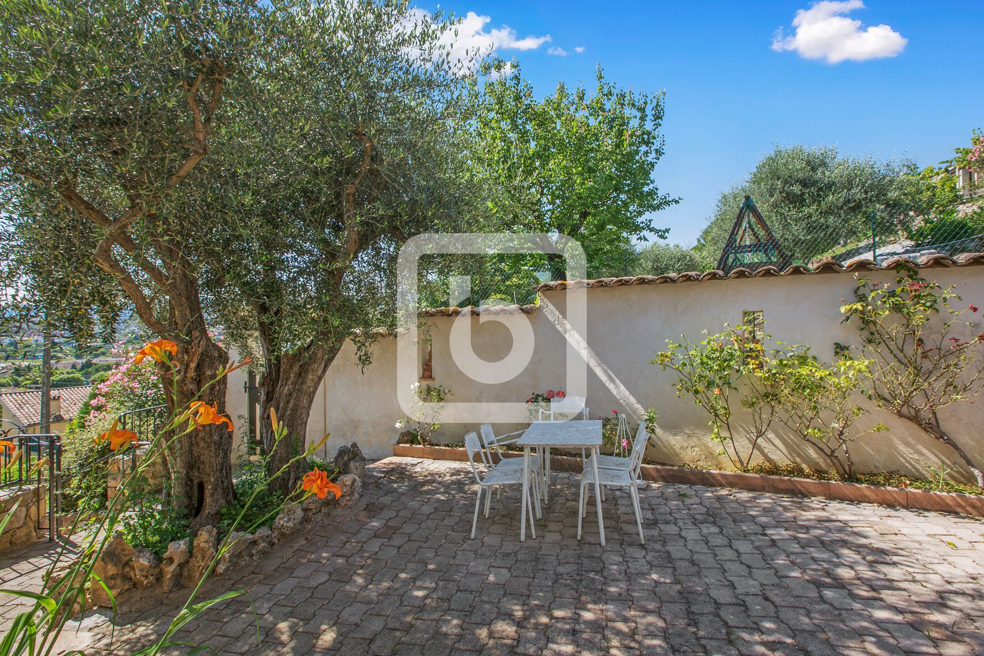 House in Grasse, Provence-Alpes-Cote D'azur 10049441