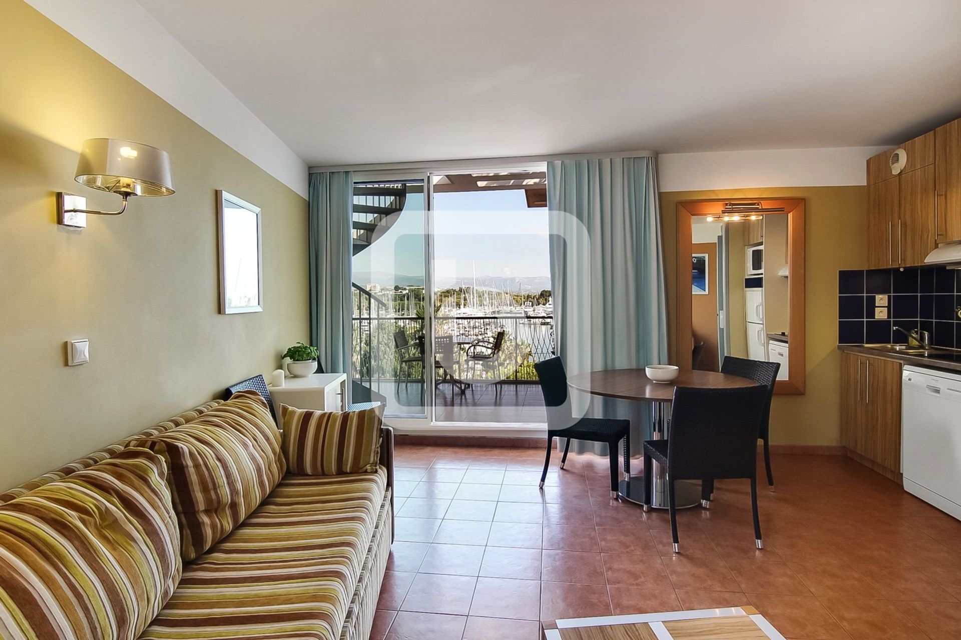 Kondominium w Antibes, Provence-Alpes-Cote D'azur 10049454