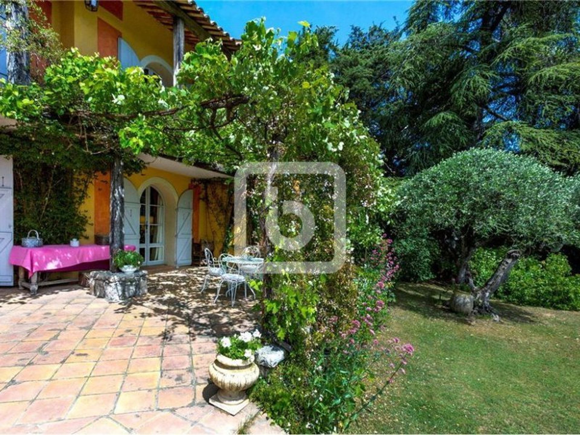 Haus im Chateauneuf Grasse, Provence-Alpes-Cote D'azur 10049493