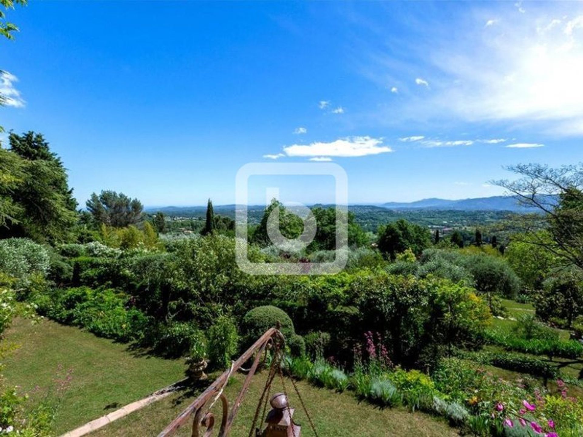 casa en Châteauneuf-Grasse, Provenza-Alpes-Costa Azul 10049493