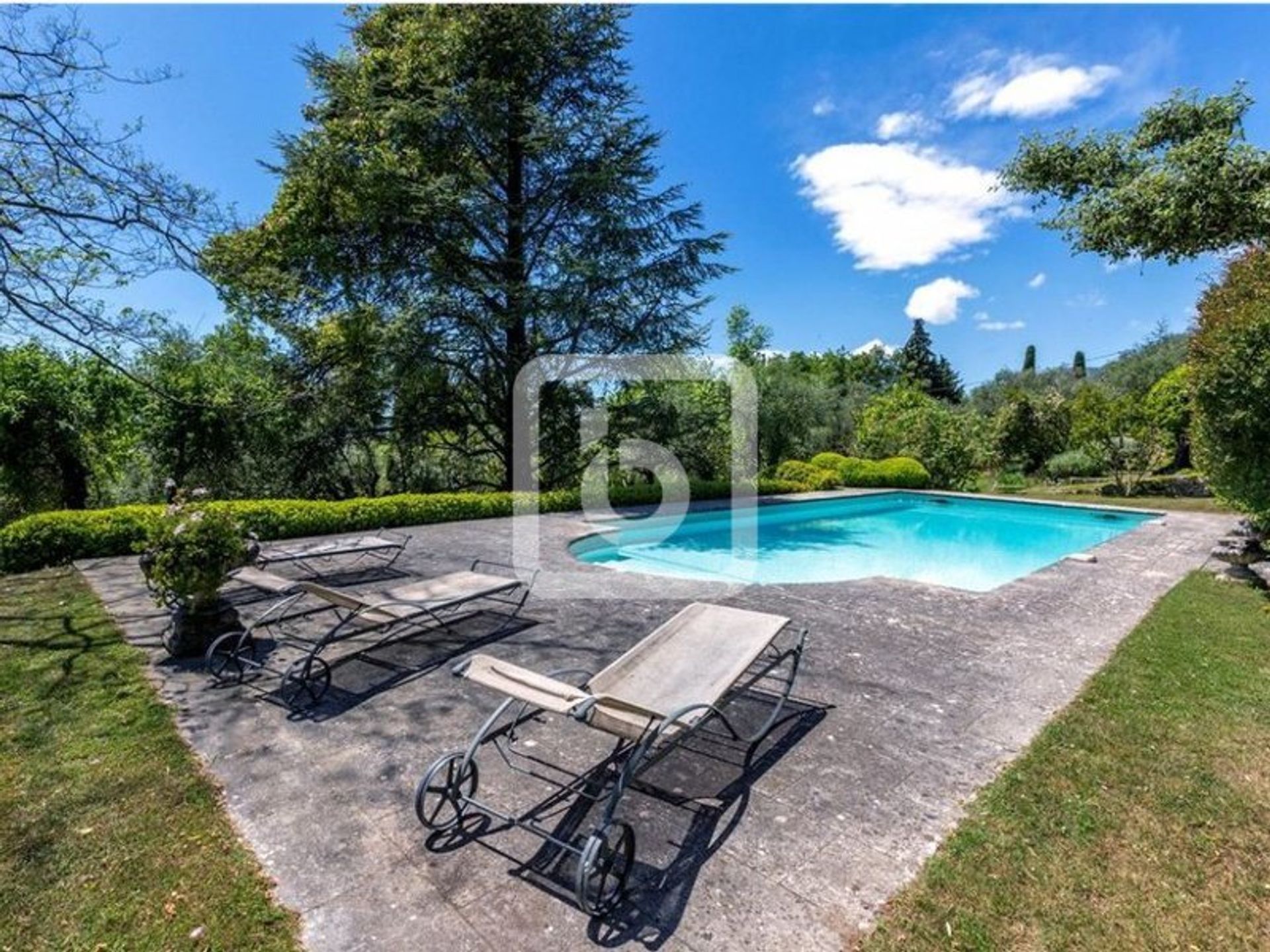 casa en Châteauneuf-Grasse, Provenza-Alpes-Costa Azul 10049525