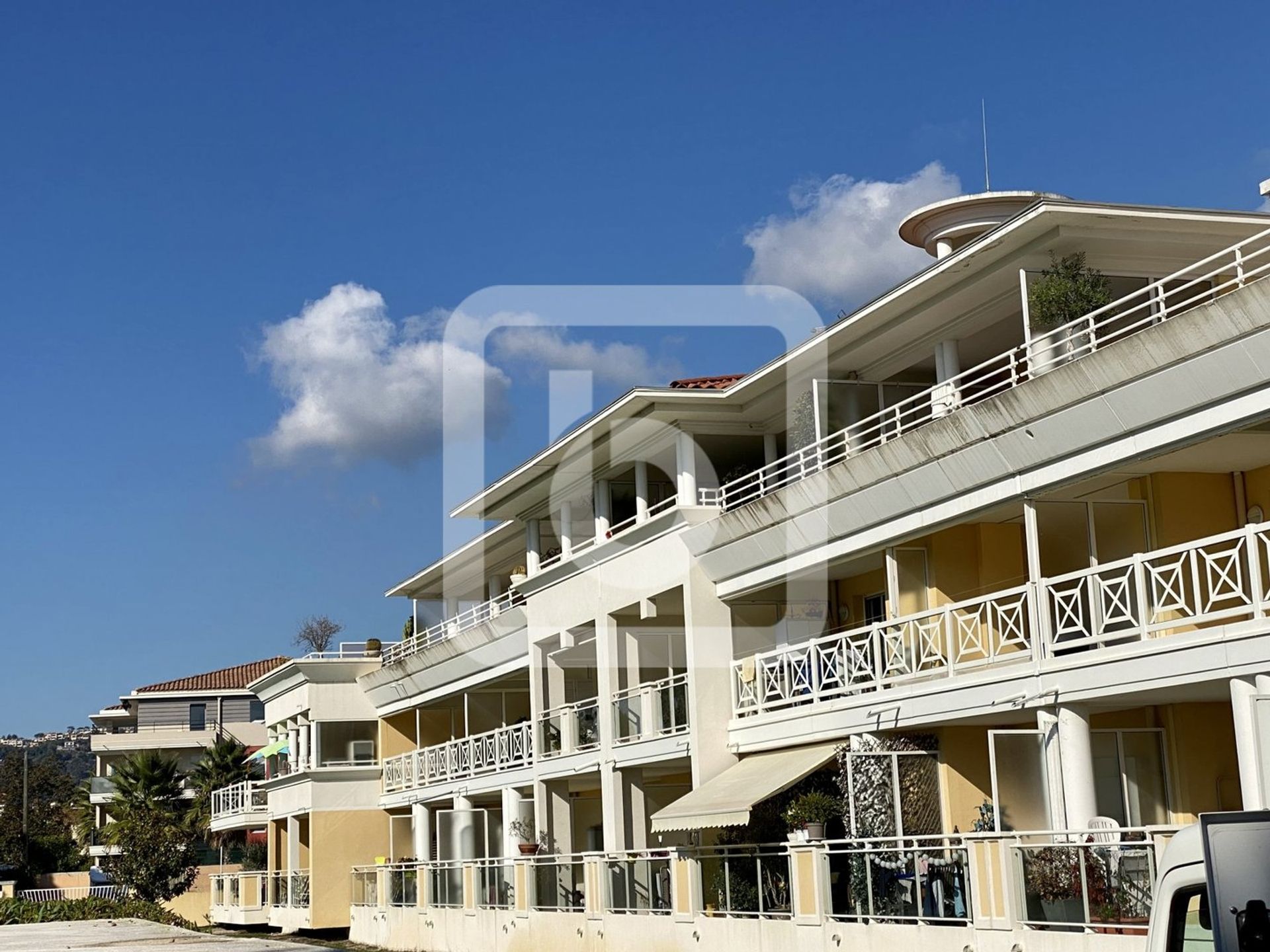 Condominium in Mandelieu-la-Napoule, Provence-Alpes-Cote d'Azur 10049555