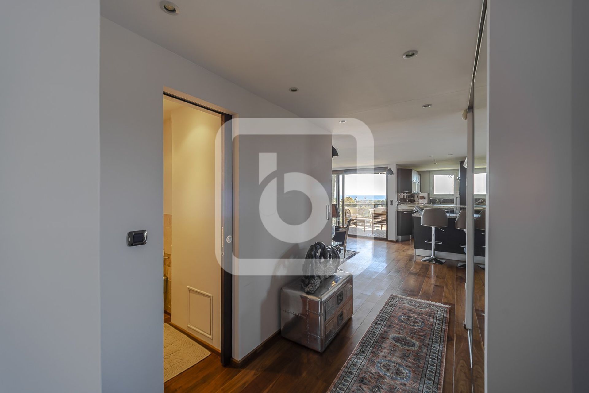 Condominium in Antibes, Provence-Alpes-Cote D'azur 10049602