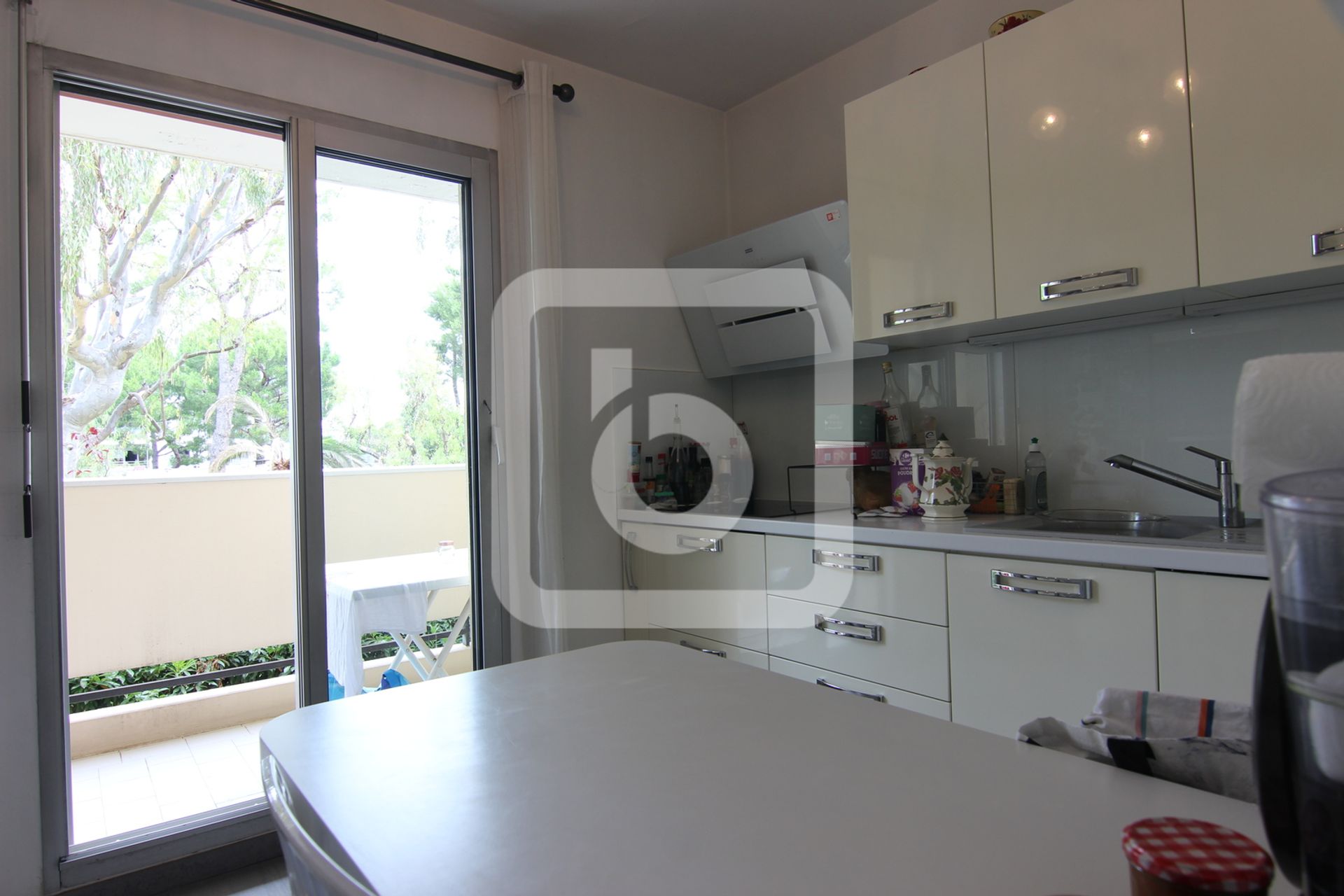 קוֹנדוֹמִינִיוֹן ב Antibes, Provence-Alpes-Cote D'azur 10049603