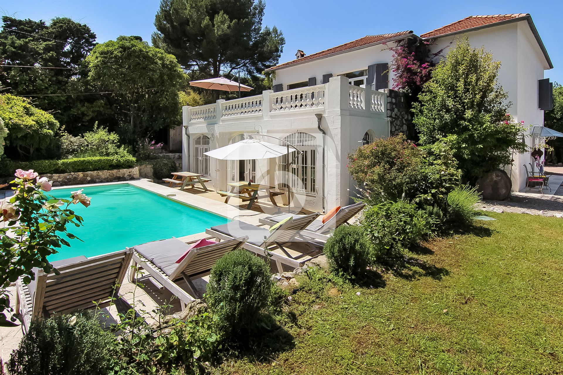 Huis in Juan-les-Pins, Provence-Alpes-Côte d'Azur 10049659