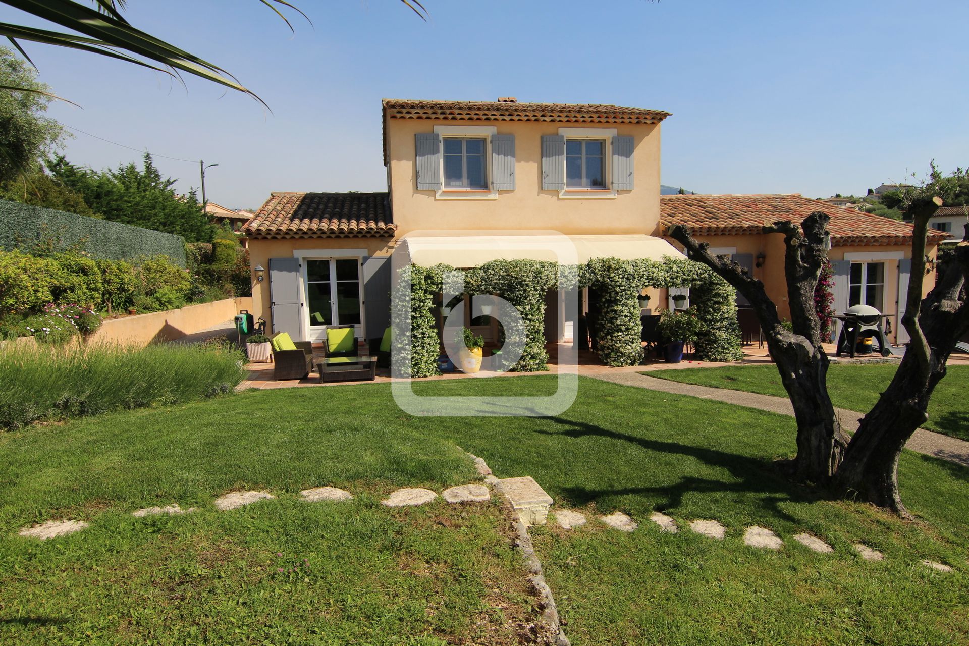 rumah dalam Le Bosquet, Provence-Alpes-Côte d'Azur 10049669