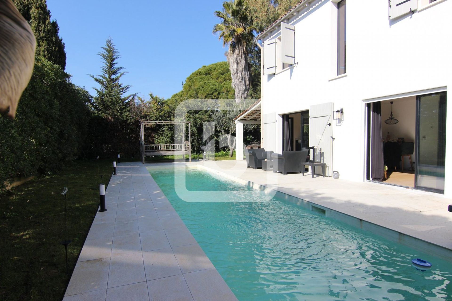 House in Juan Les Pins, Provence-Alpes-Cote D'azur 10049688