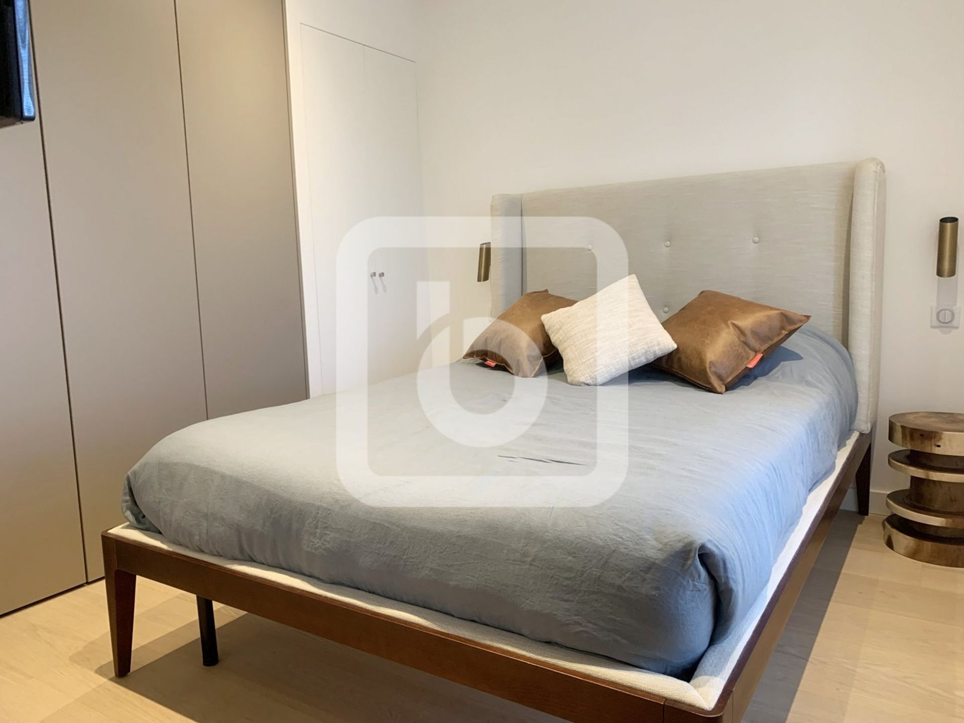 Condominium in Antibes, Provence-Alpes-Cote D'azur 10049704