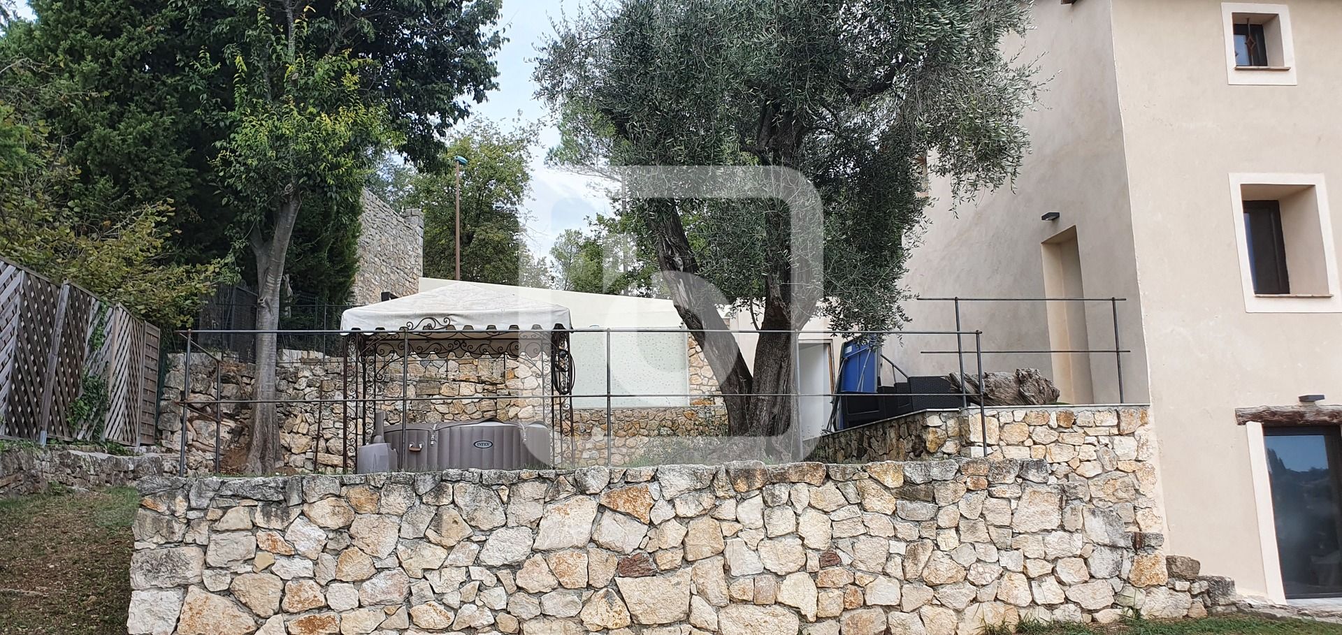 rumah dalam Le Bosquet, Provence-Alpes-Côte d'Azur 10049706