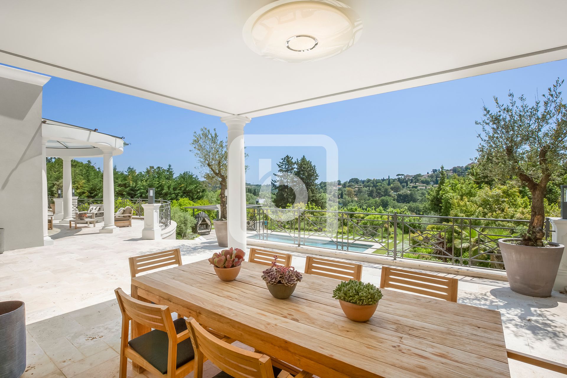 House in Mougins, Provence-Alpes-Cote D'azur 10049721