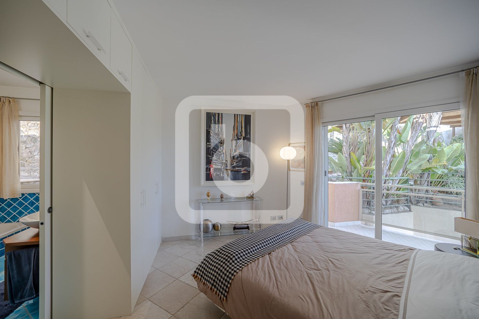 Condominium in Menton, Provence-Alpes-Cote D'azur 10049731