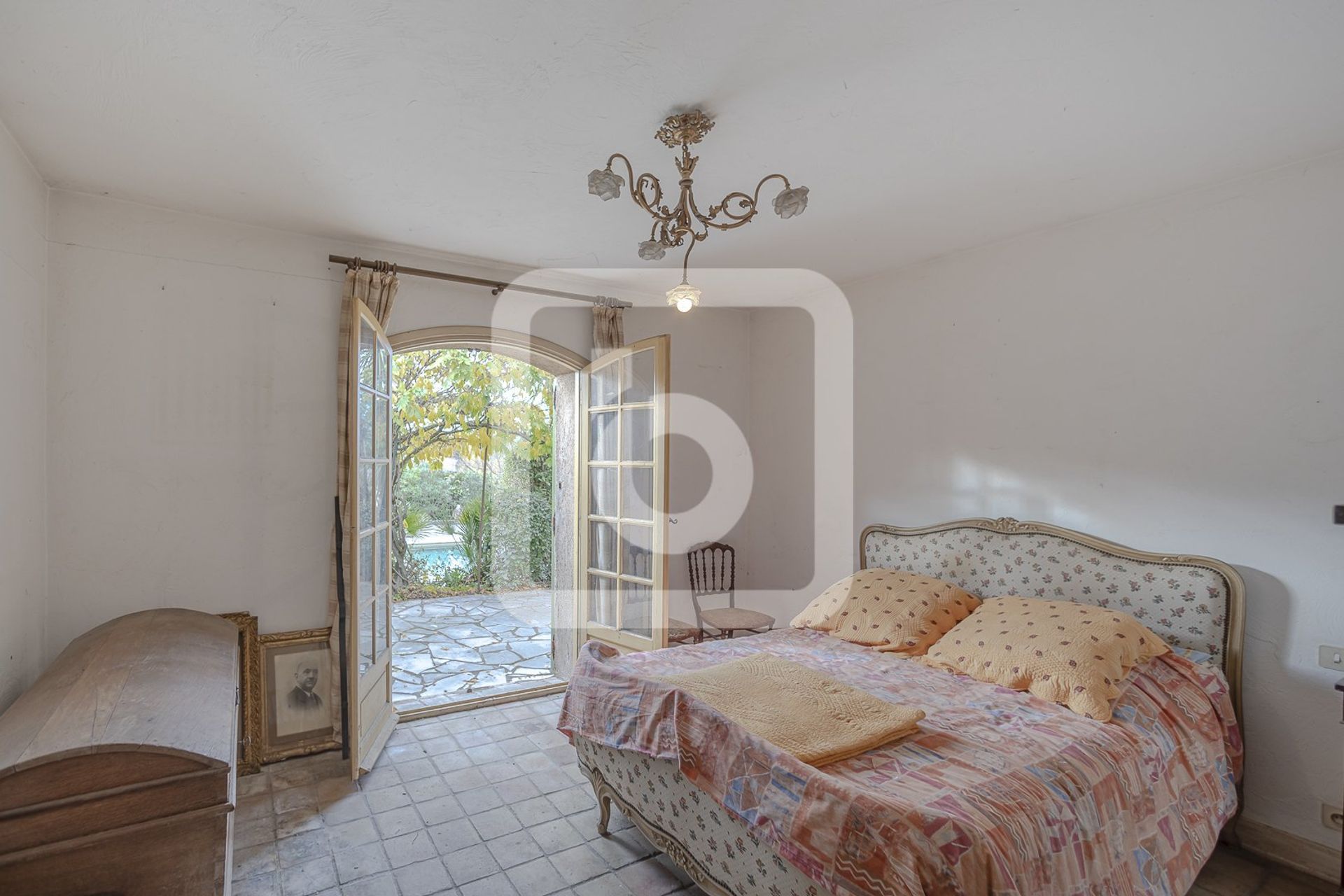 Rumah di Chateauneuf Grasse, Provence-Alpes-Cote D'azur 10049772