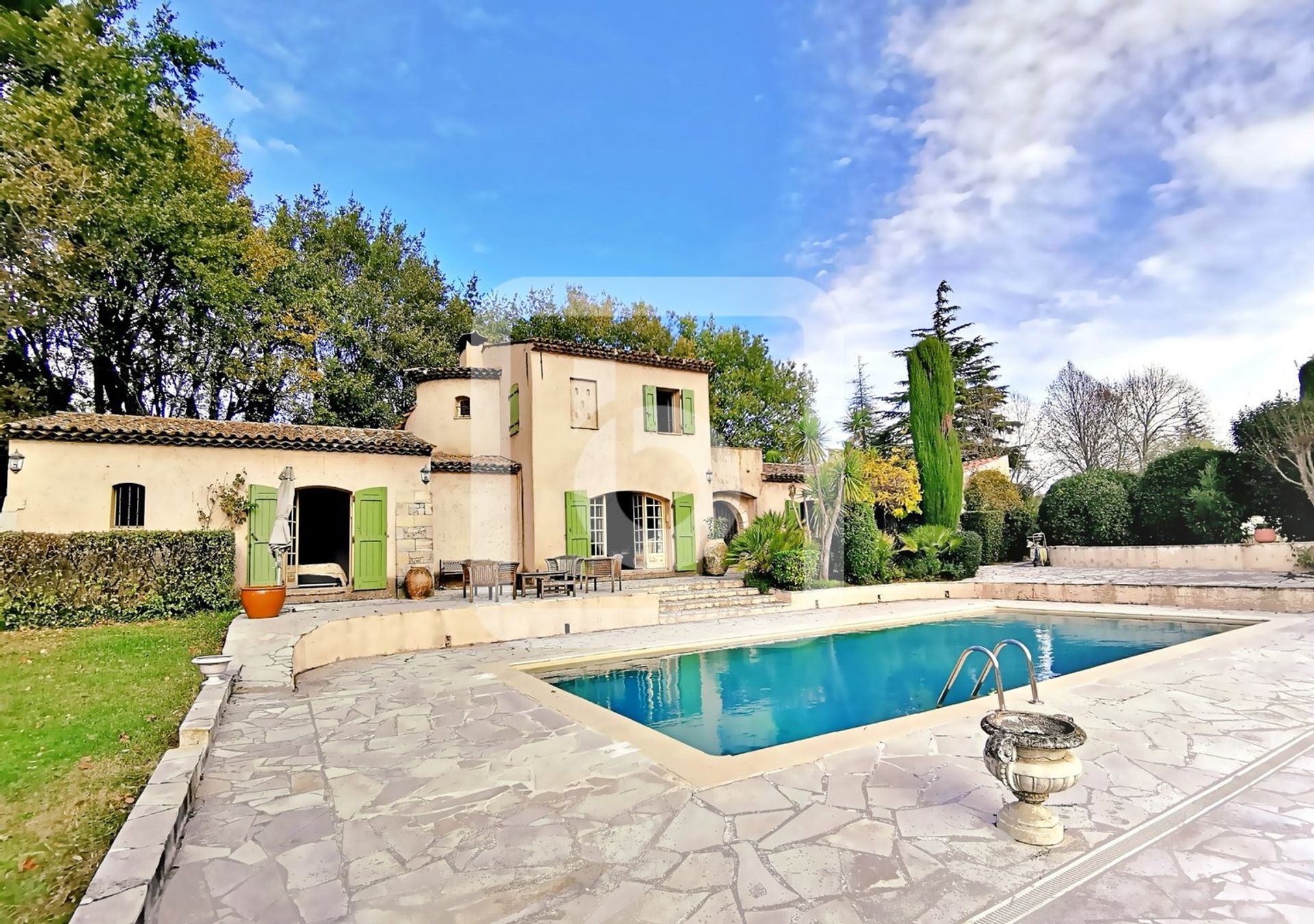 Hus i Chateauneuf-Grasse, Provence-Alpes-Cote d'Azur 10049772