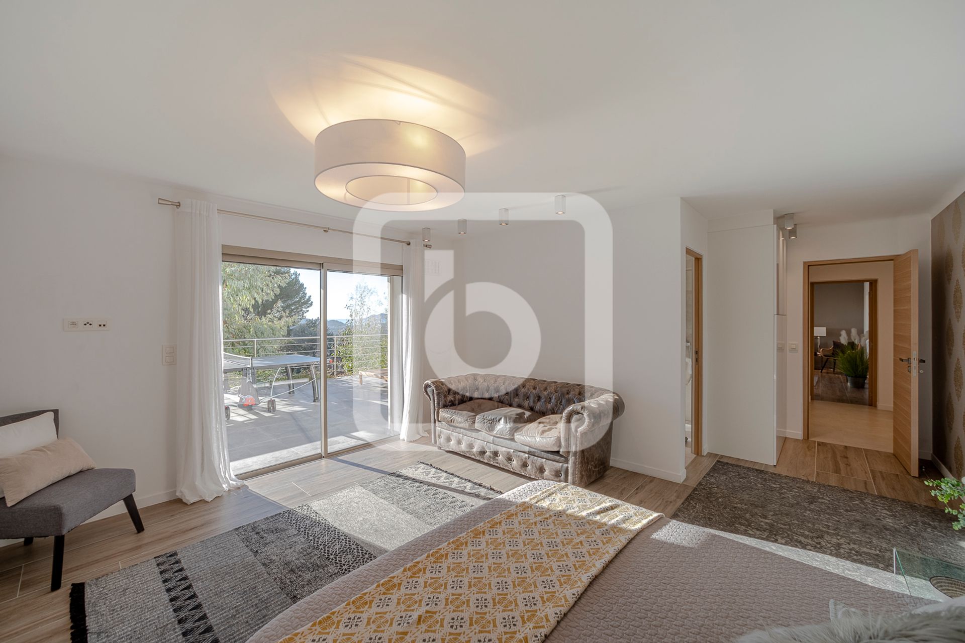 Hus i Mougins, Provence-Alpes-Cote D'azur 10049795