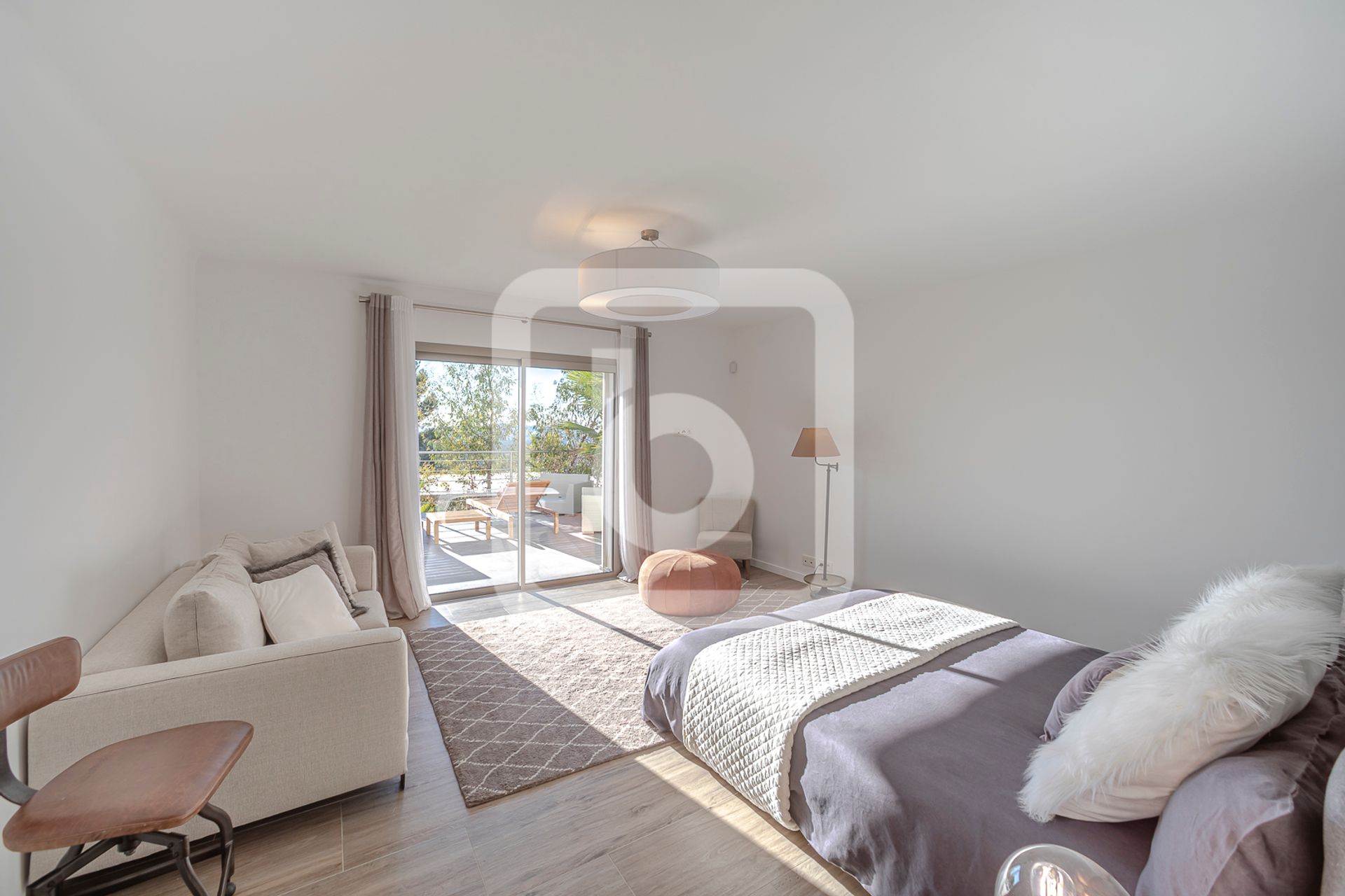 Hus i Mougins, Provence-Alpes-Cote D'azur 10049795