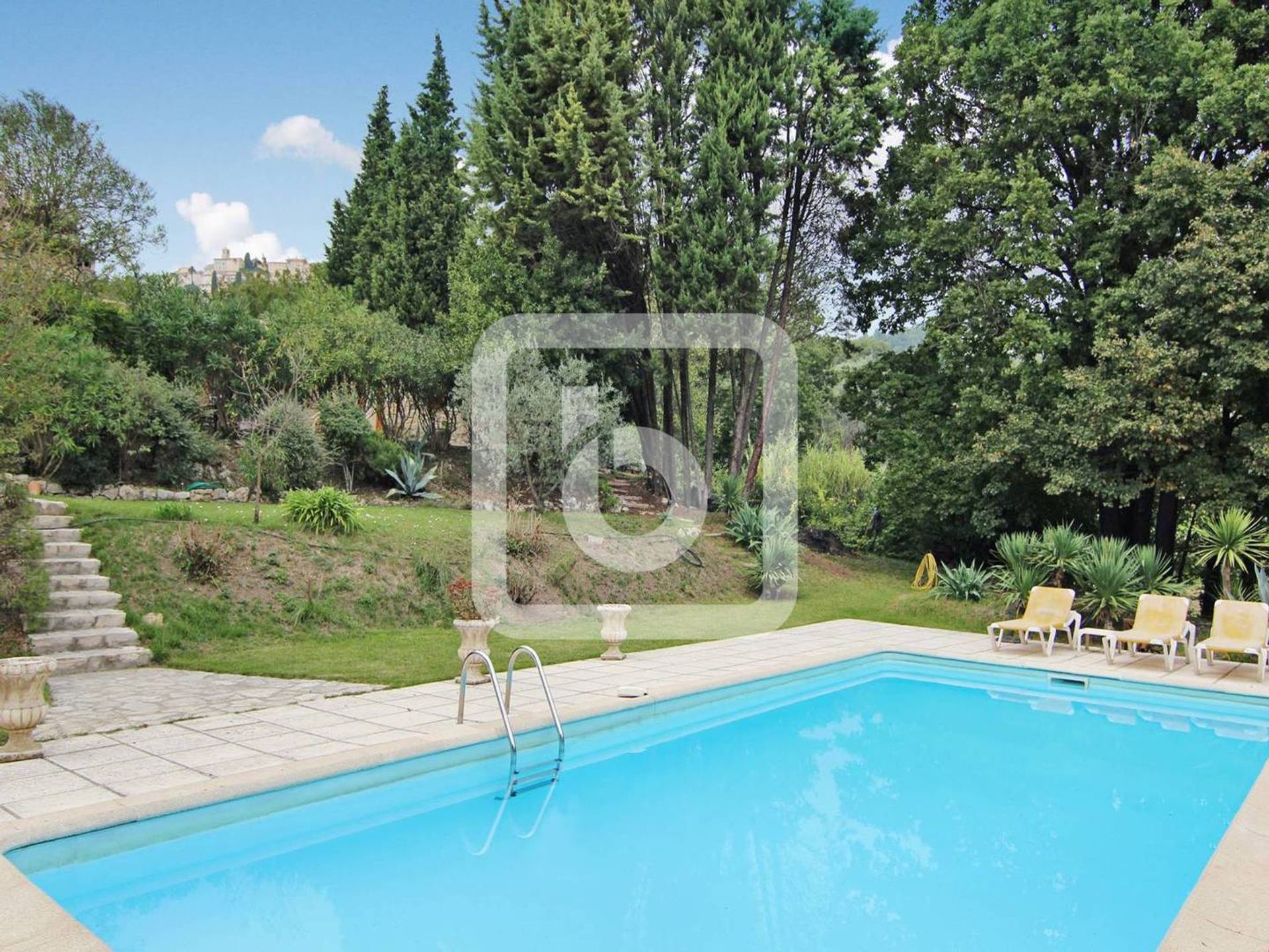 בַּיִת ב Opio, Provence-Alpes-Cote D'azur 10049839